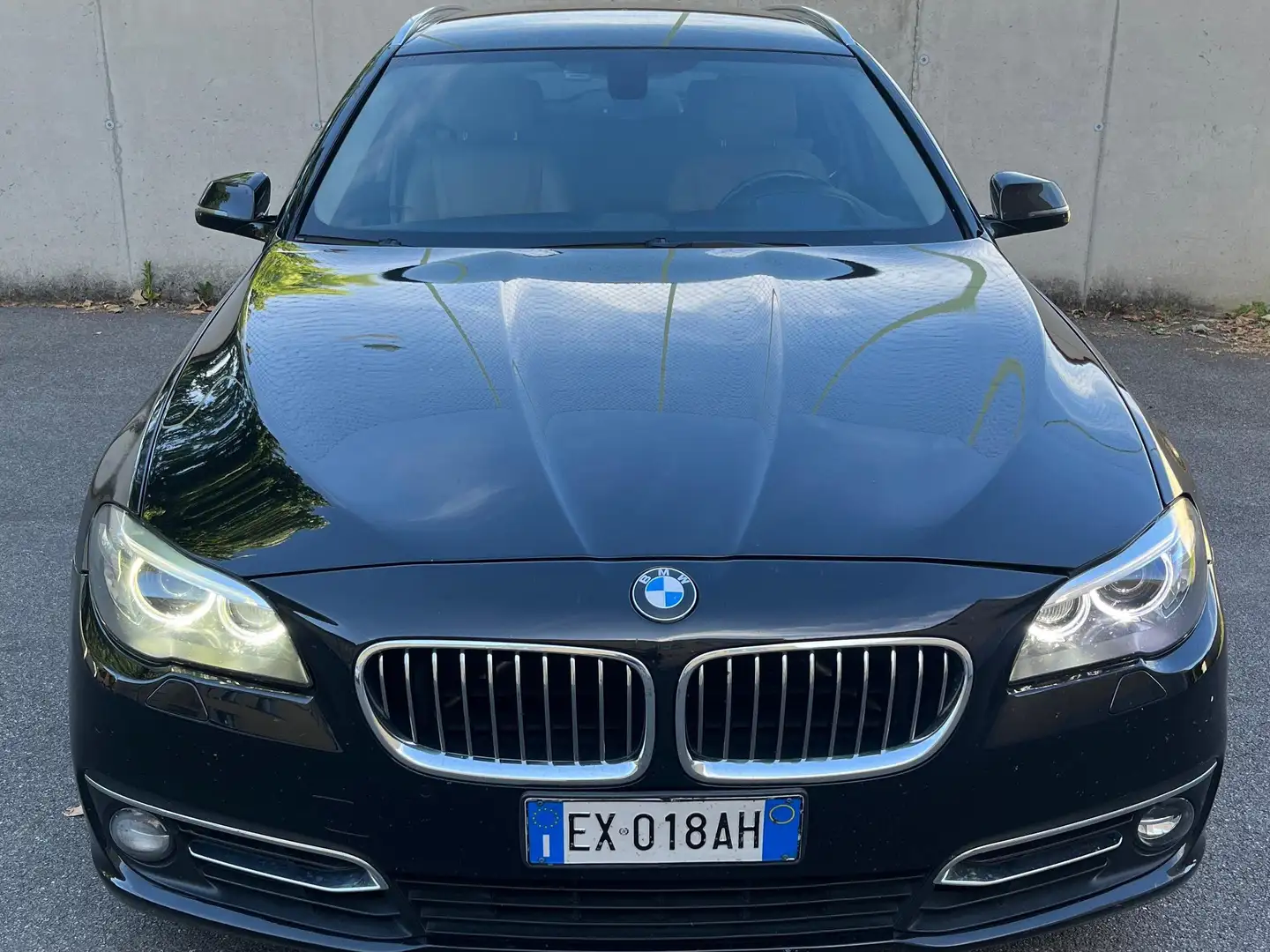 BMW 525 Serie 5 F11 Touring 525d Touring Luxury E6 crna - 2