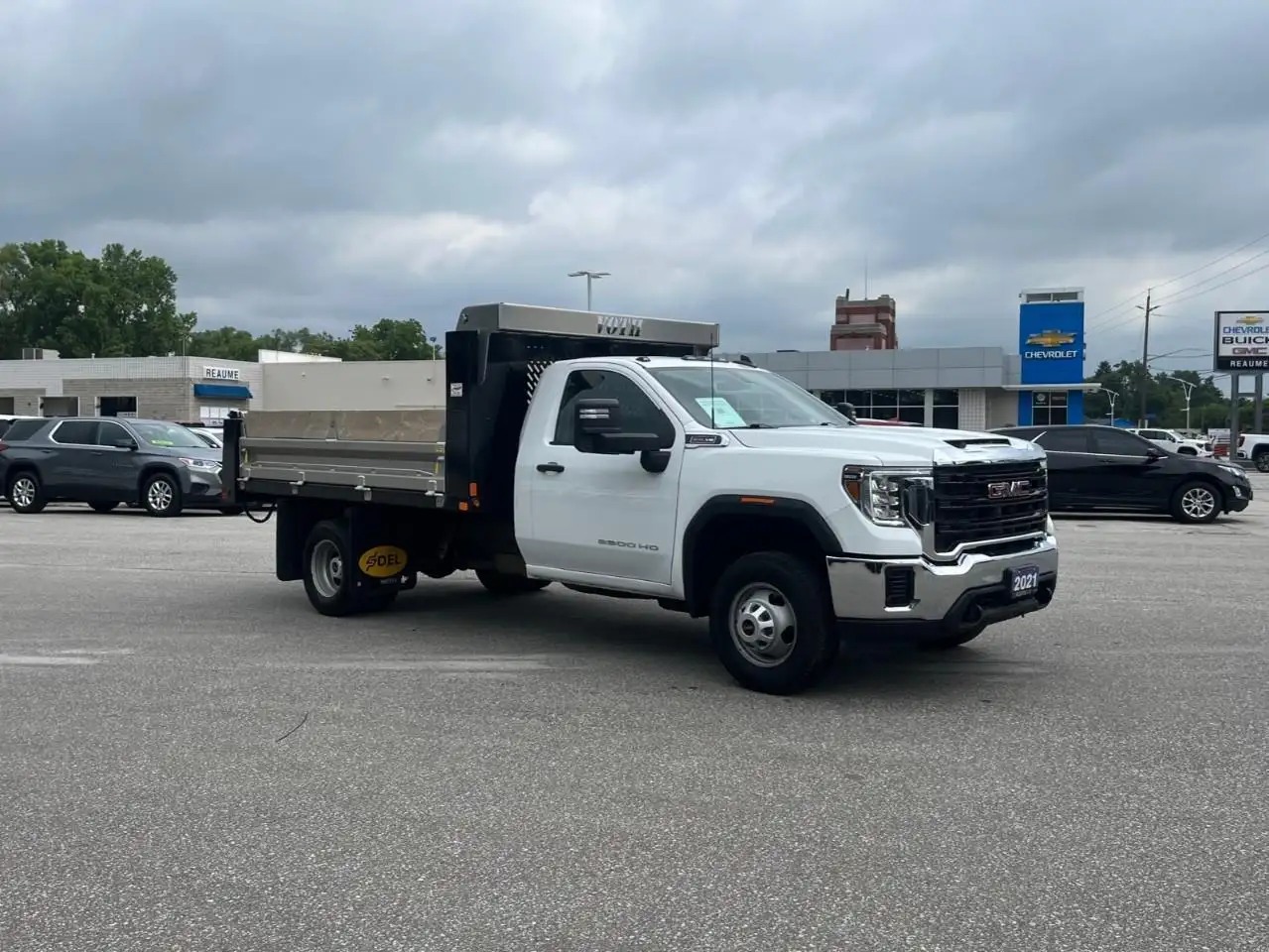 GMC Sierra 3500HD снимка GMC Sierra 3500HD