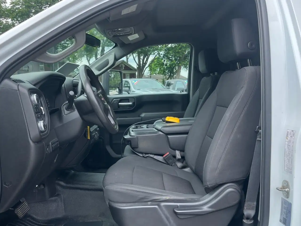 GMC Sierra 3500HD снимка GMC Sierra 3500HD