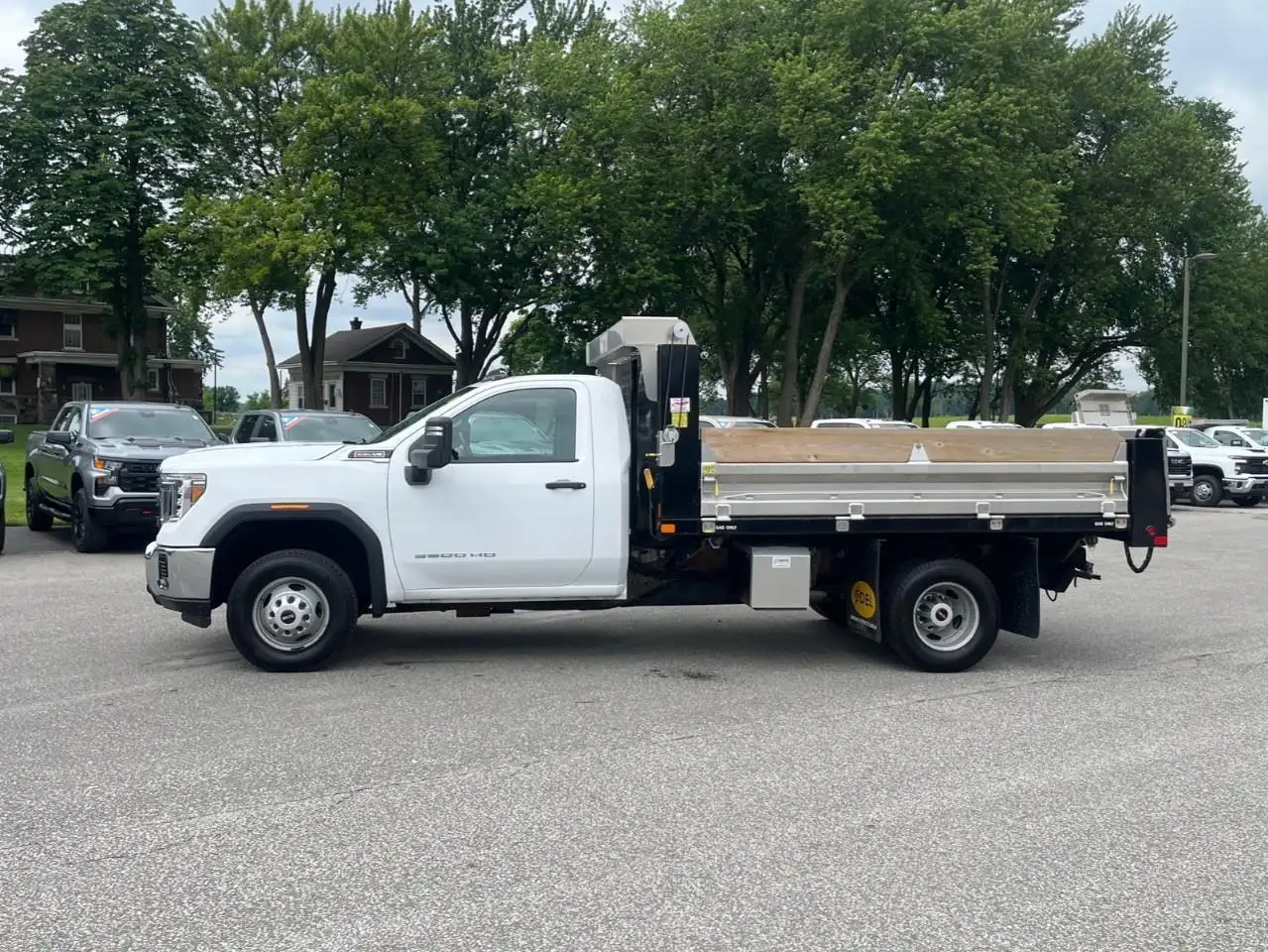 GMC Sierra 3500HD снимка GMC Sierra 3500HD