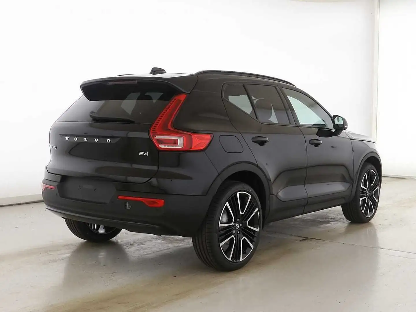 Volvo XC40 B4 B DKG Ultra Dark Zwart - 2