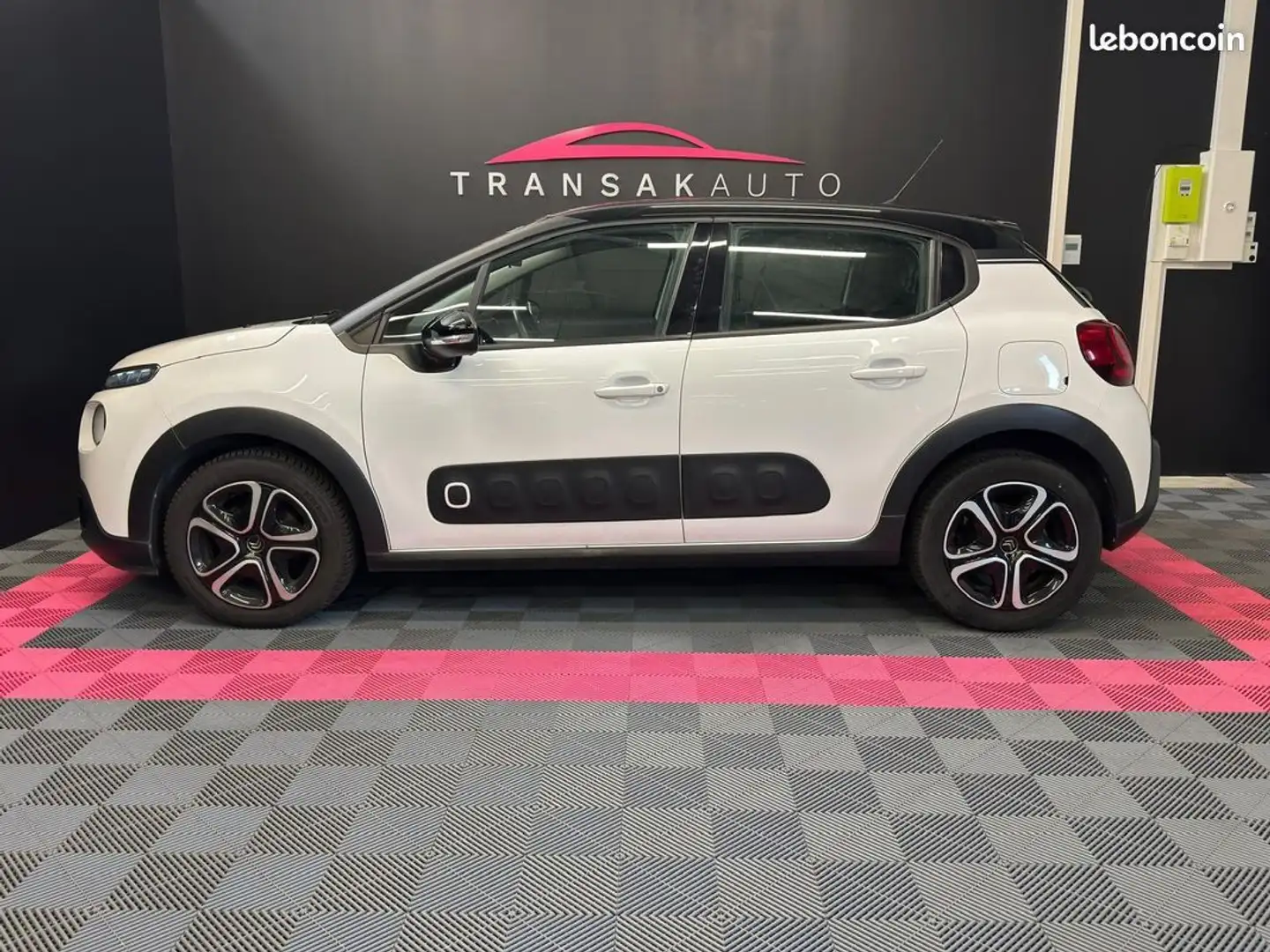 Citroen C3 1.2 VTi 82ch Shine PREMIÈRE MAIN SUIVI COMPLET RÉVISION À JOUR Weiß - 2