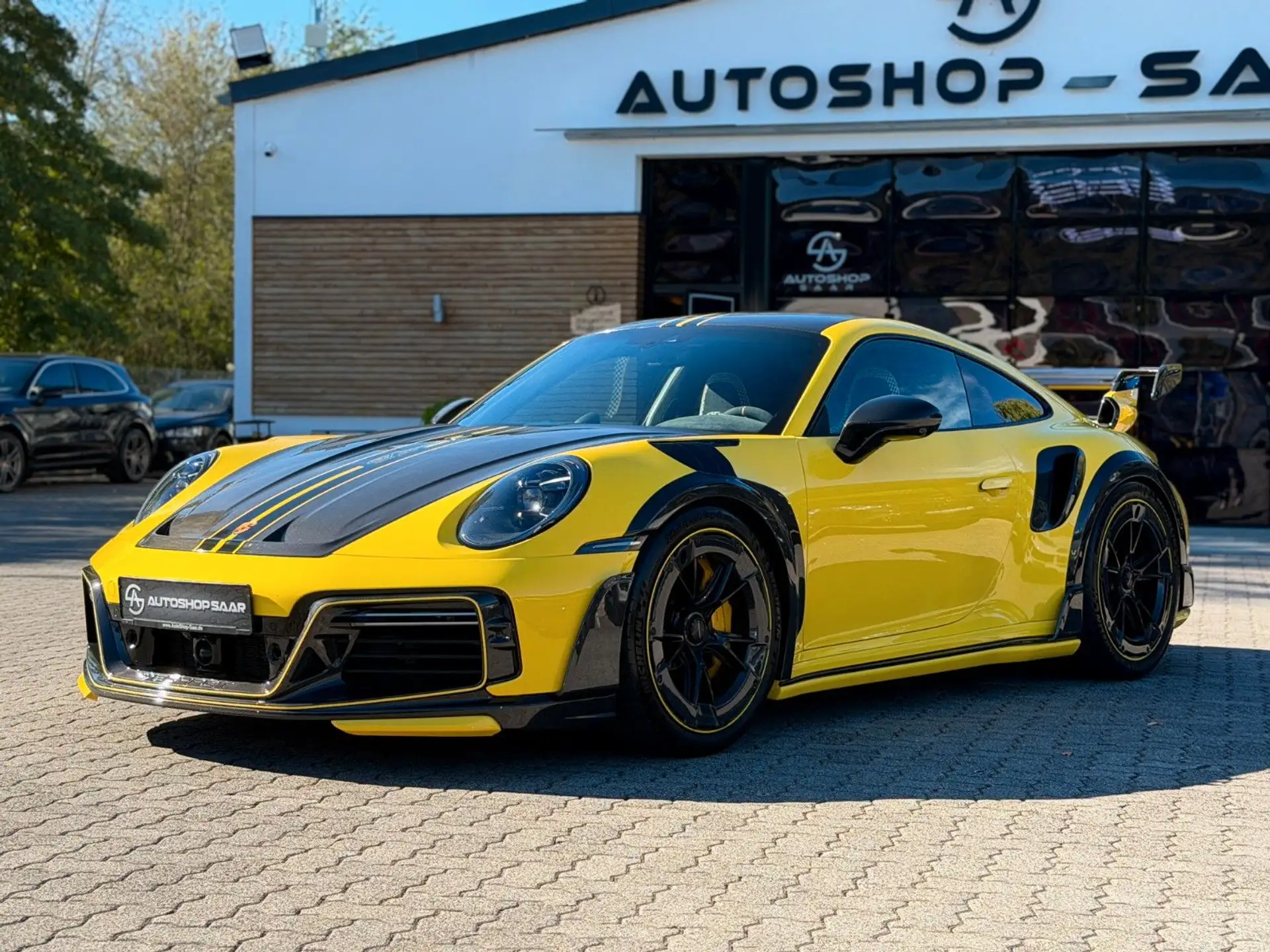 포르쉐 911 Turbo S Coupe 2022 노랑 사진 2