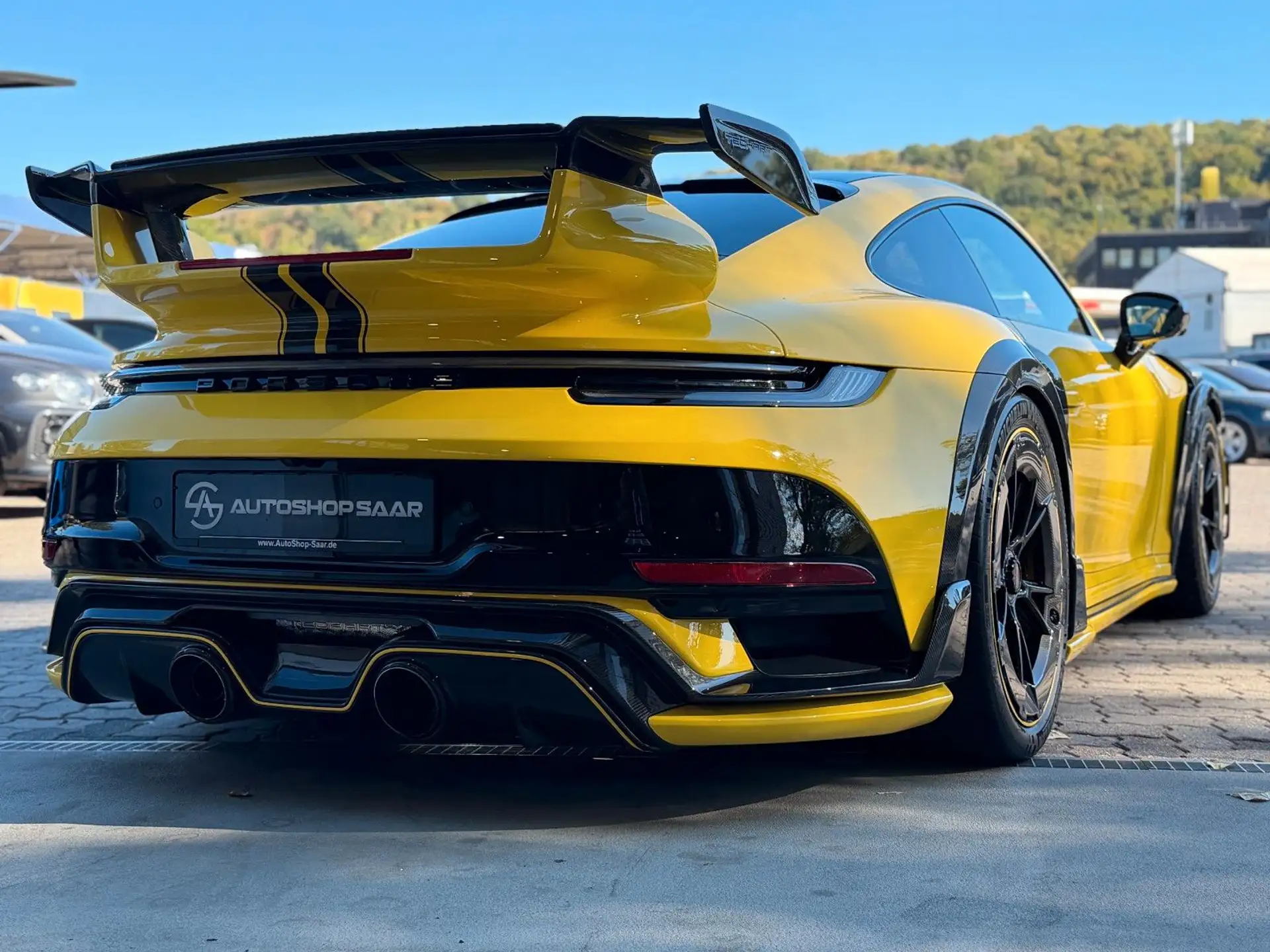포르쉐 911 Turbo S Coupe 2022 노랑 사진 8