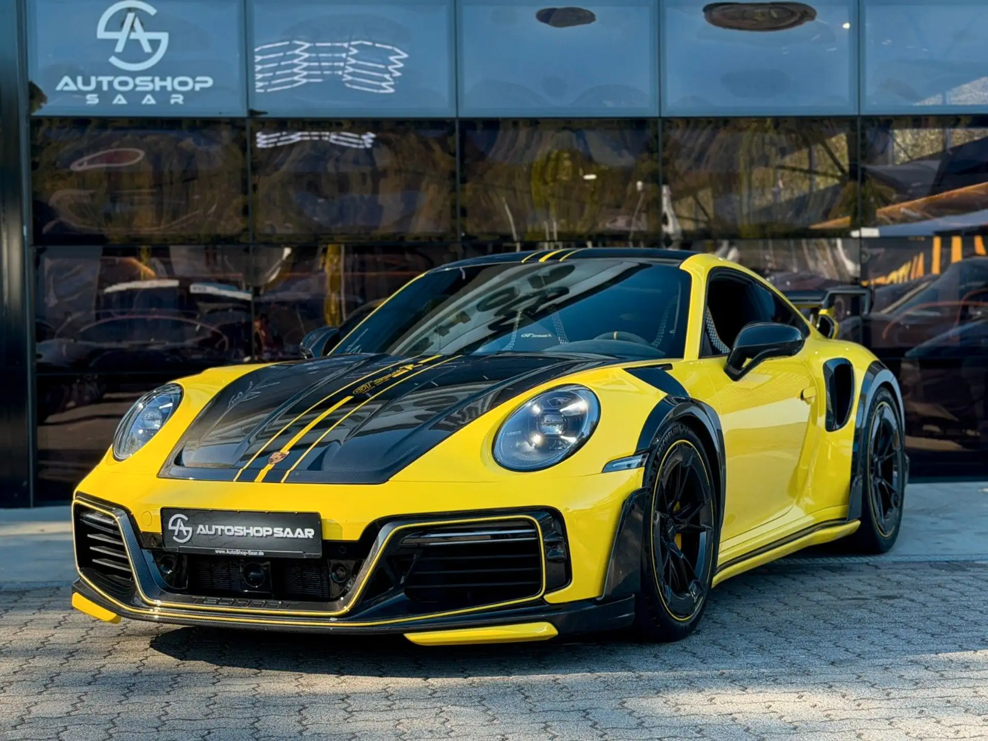 포르쉐 911 Turbo S Coupe 2022 노랑 사진 1