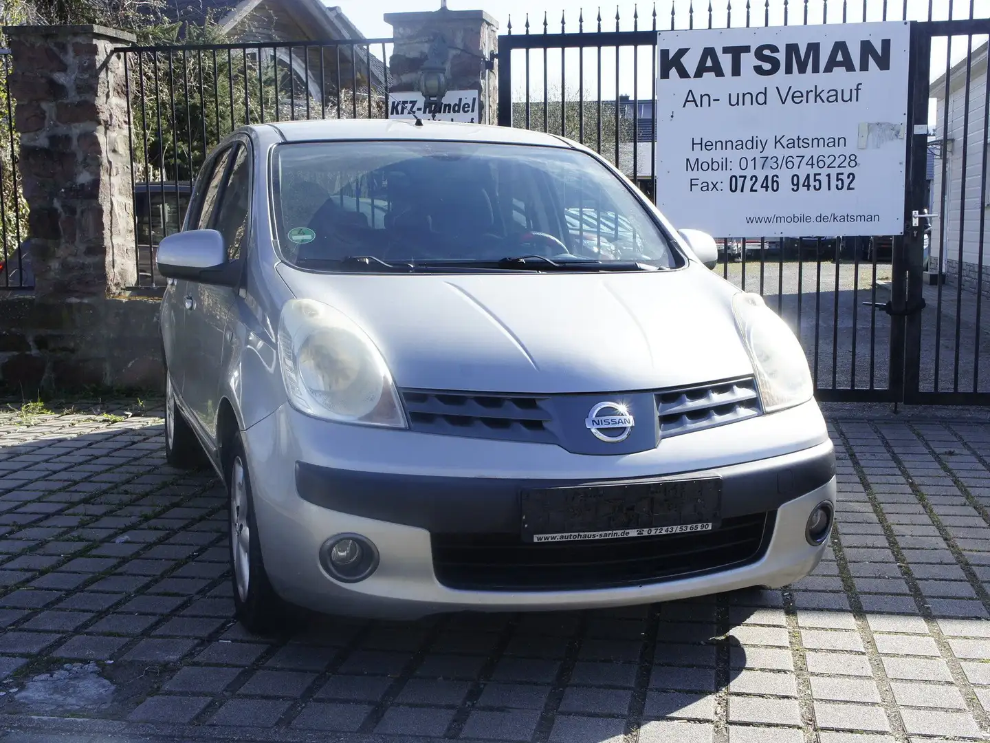 Nissan Note 1.6 acenta Grau - 1
