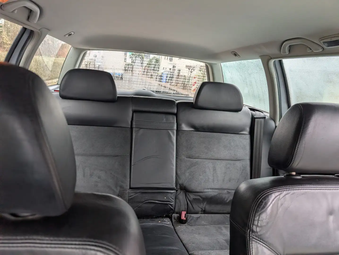 Volkswagen Passat Variant 2.0 Highline mit Mängel - 2