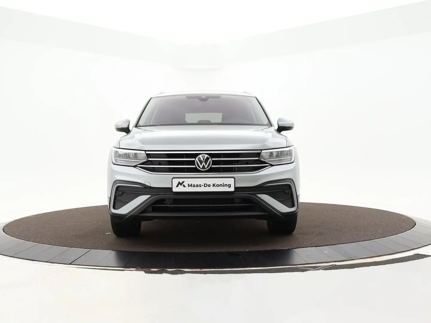 Volkswagen Tiguan Allspace 1.5 Tsi 150pk DSG Life Business 7p. · Camera · 7 P Grijs - 2