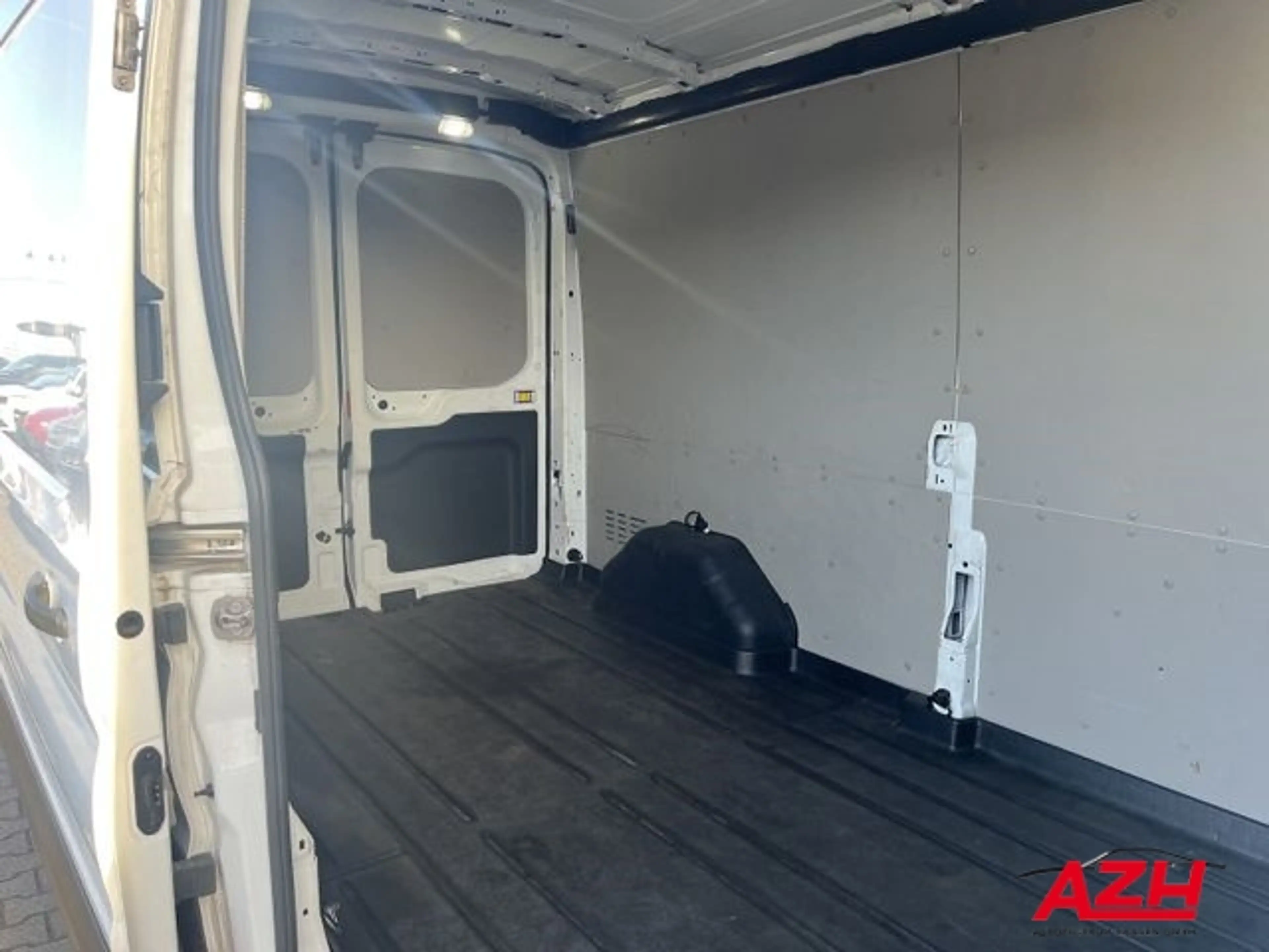 Ford Transit Kasten L3H2 Trend 2.0 TDCI, EURO 6 — photo 6
