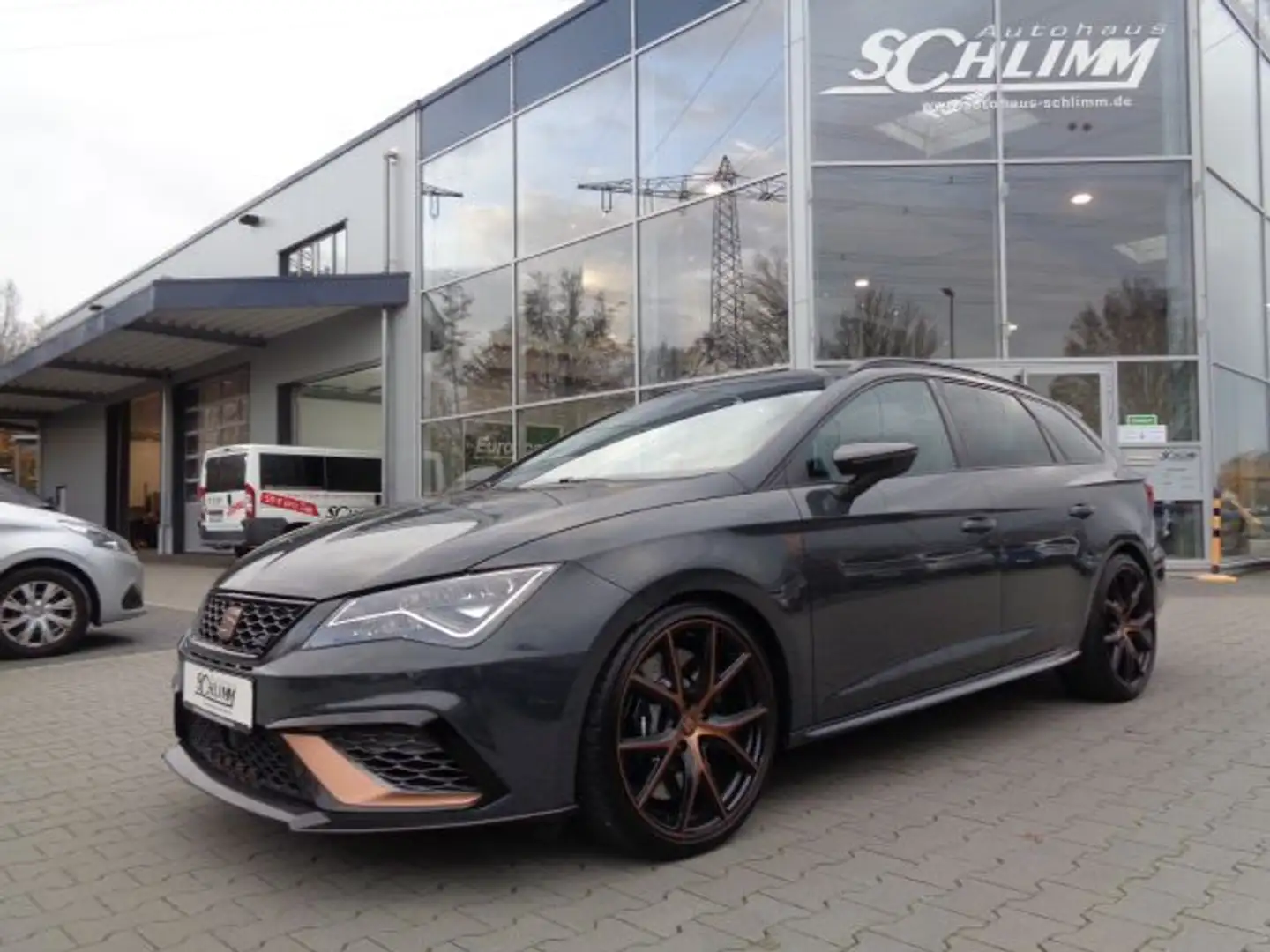 SEAT Leon ST 2.0 TSI 4Drive DSG Cupra R *ACC* Grau - 1