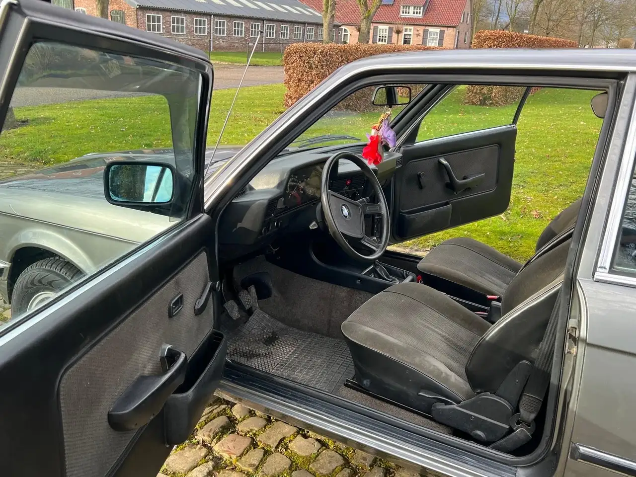 BMW 320 E21, foto 8