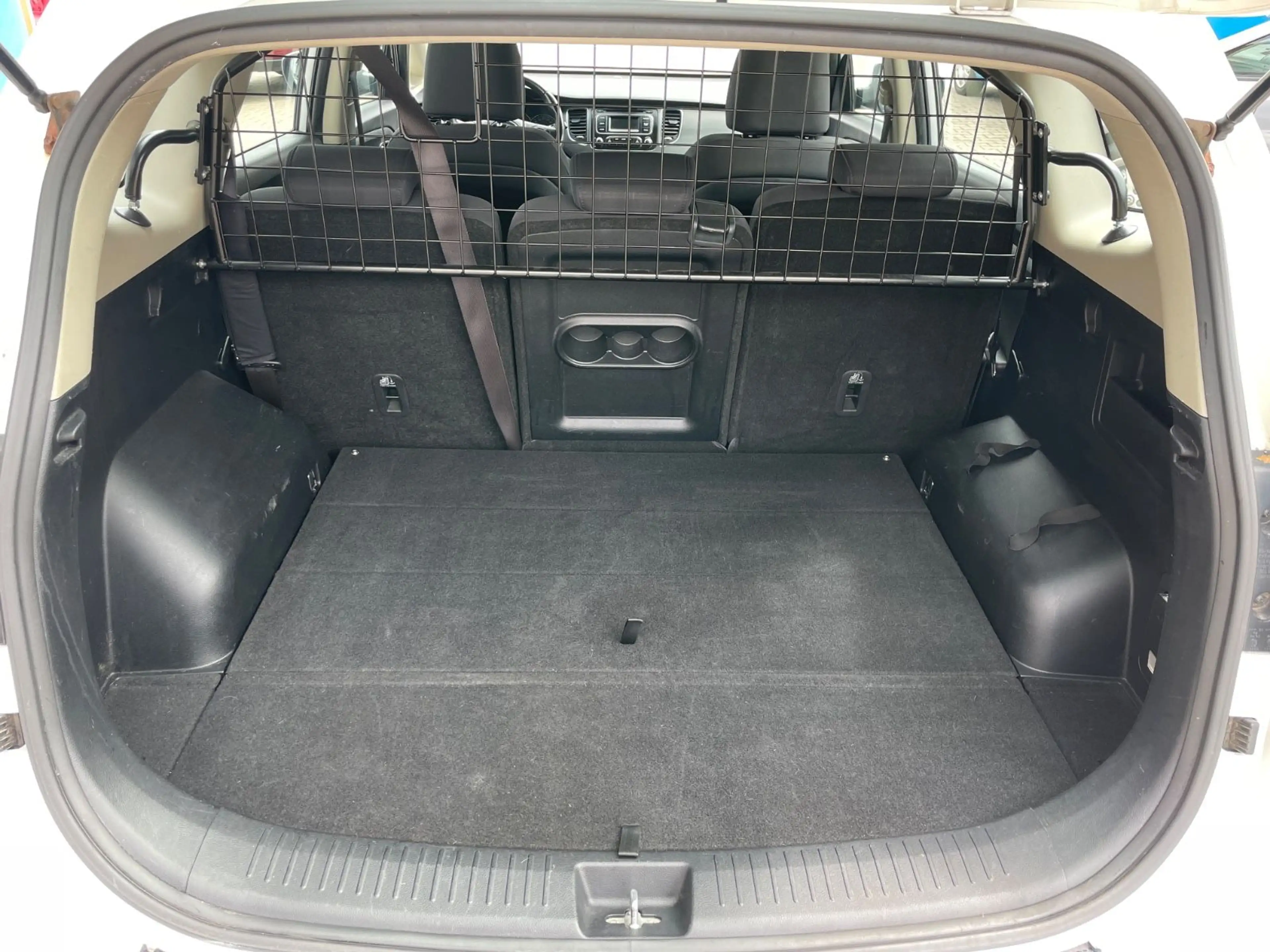 Kia Carens Edition 7 aus 1.Hand TÜV-AU 02-2028 — photo 12