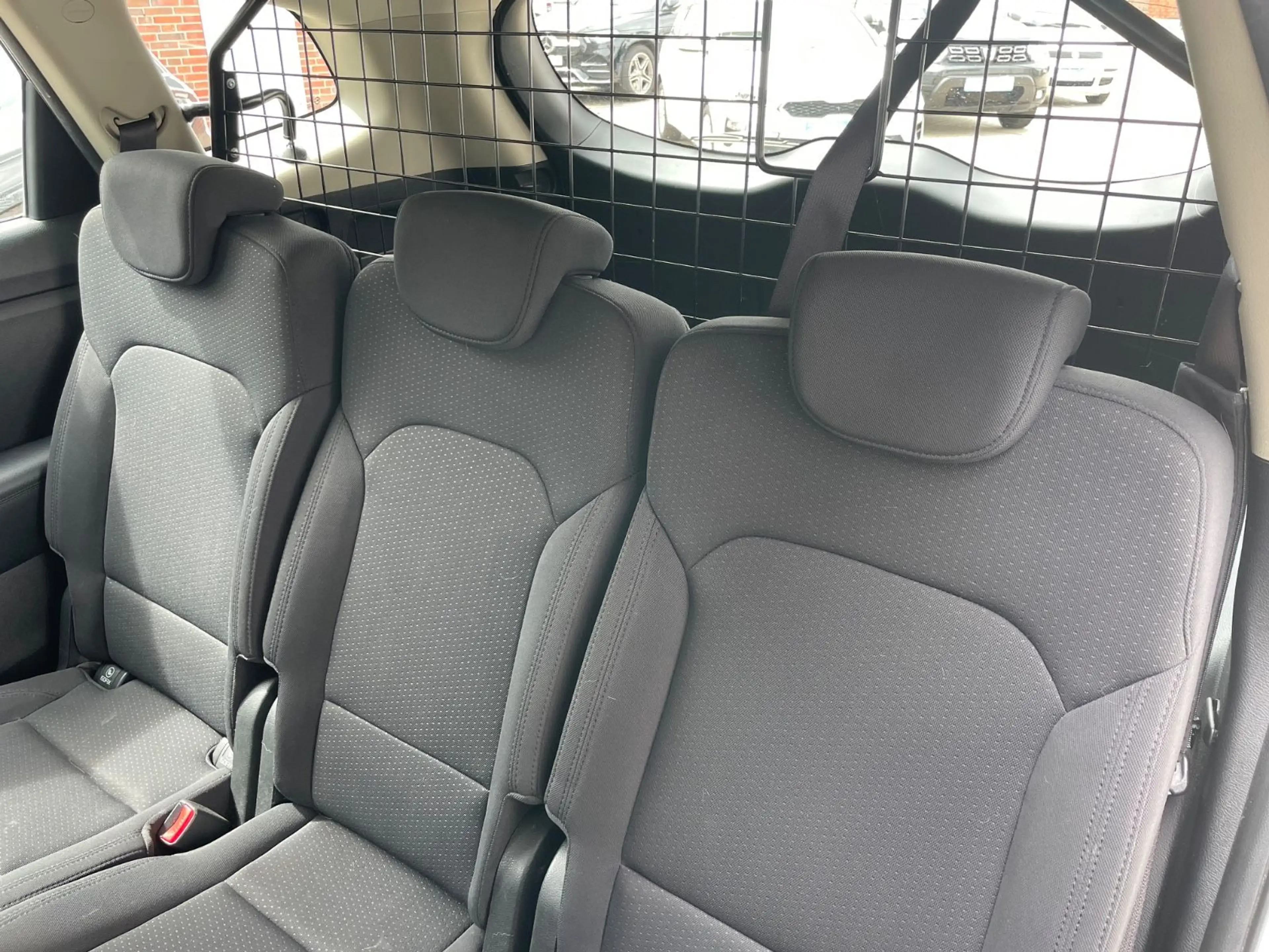 Kia Carens Edition 7 aus 1.Hand TÜV-AU 02-2028 — photo 11