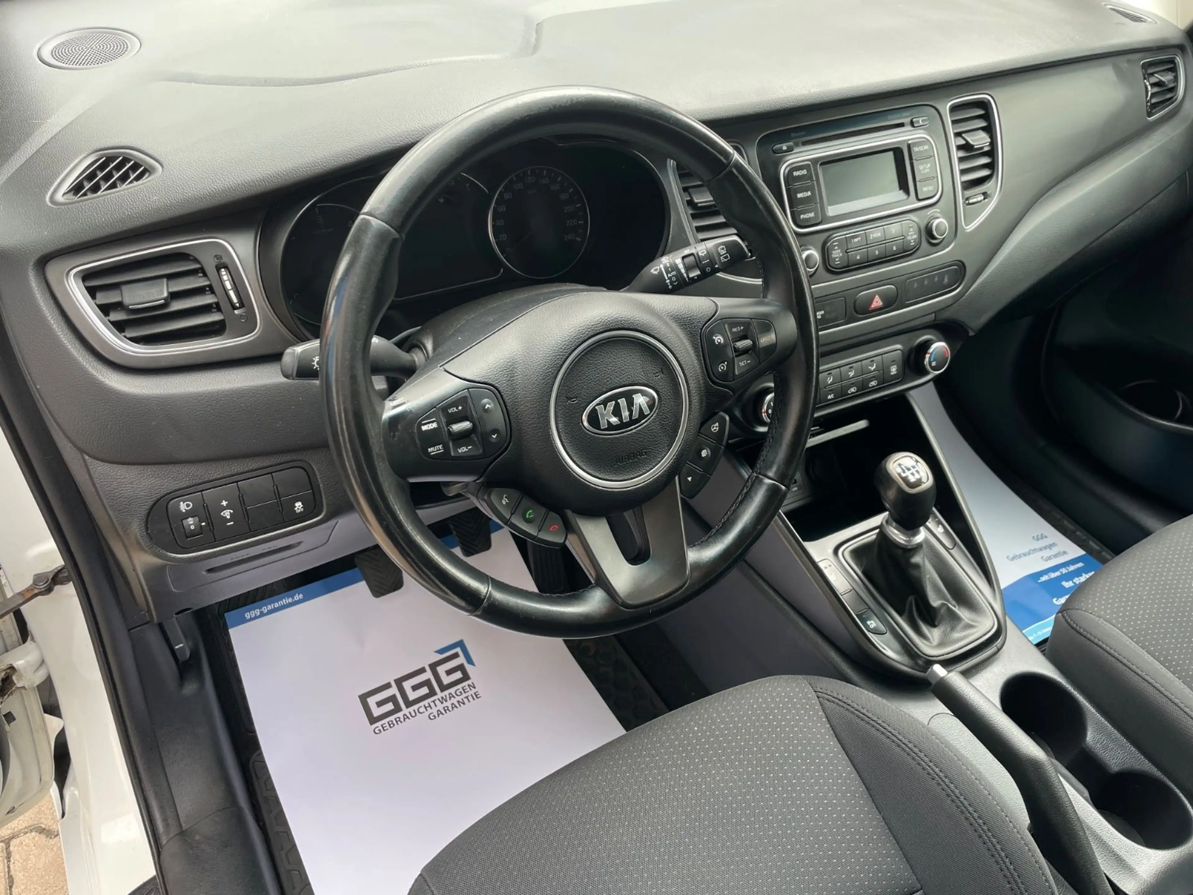 Kia Carens Edition 7 aus 1.Hand TÜV-AU 02-2028 — photo 6