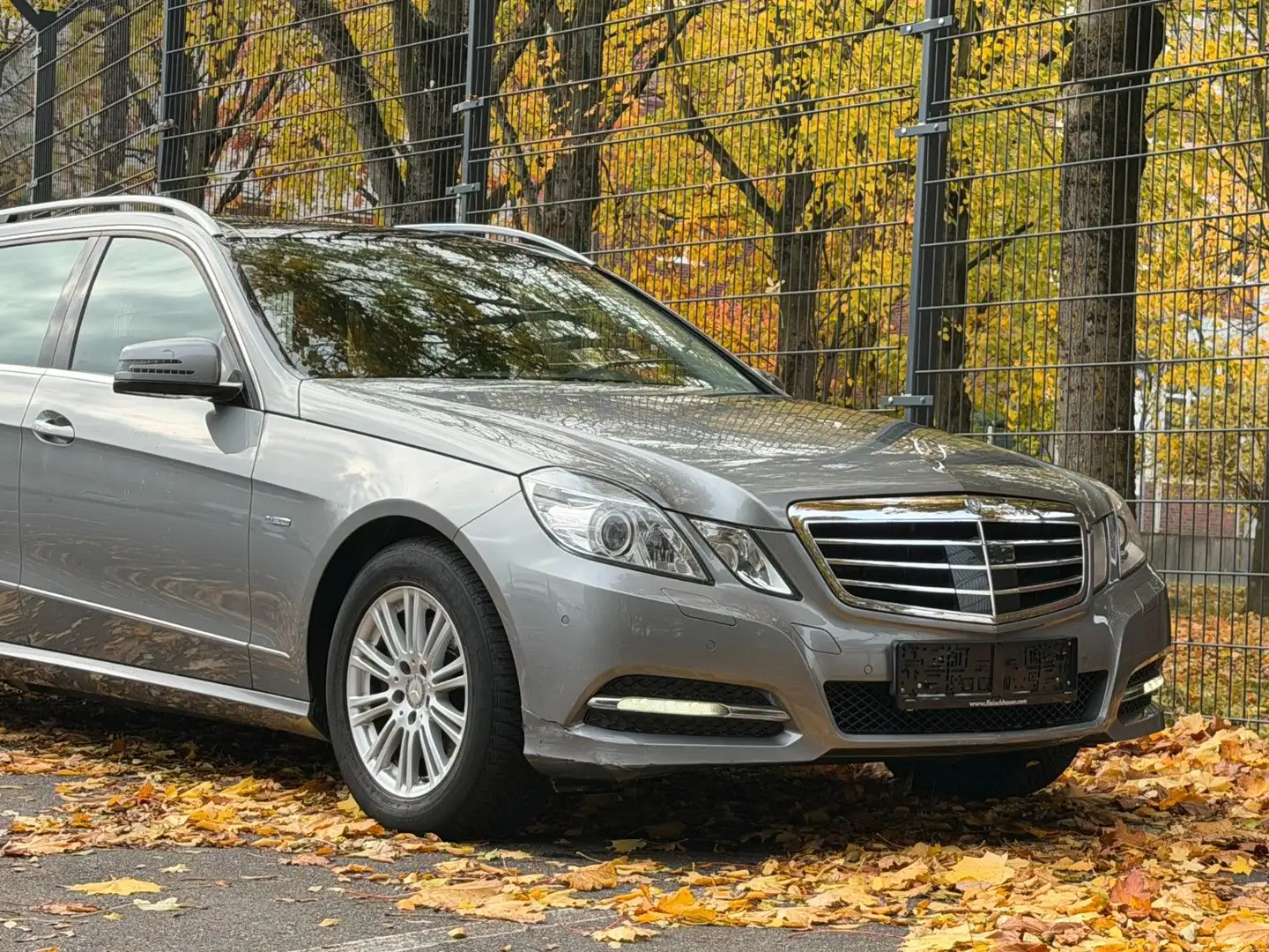 Mercedes-Benz E 350 T-Modell CDI Leder AHK Kamera Grau - 1