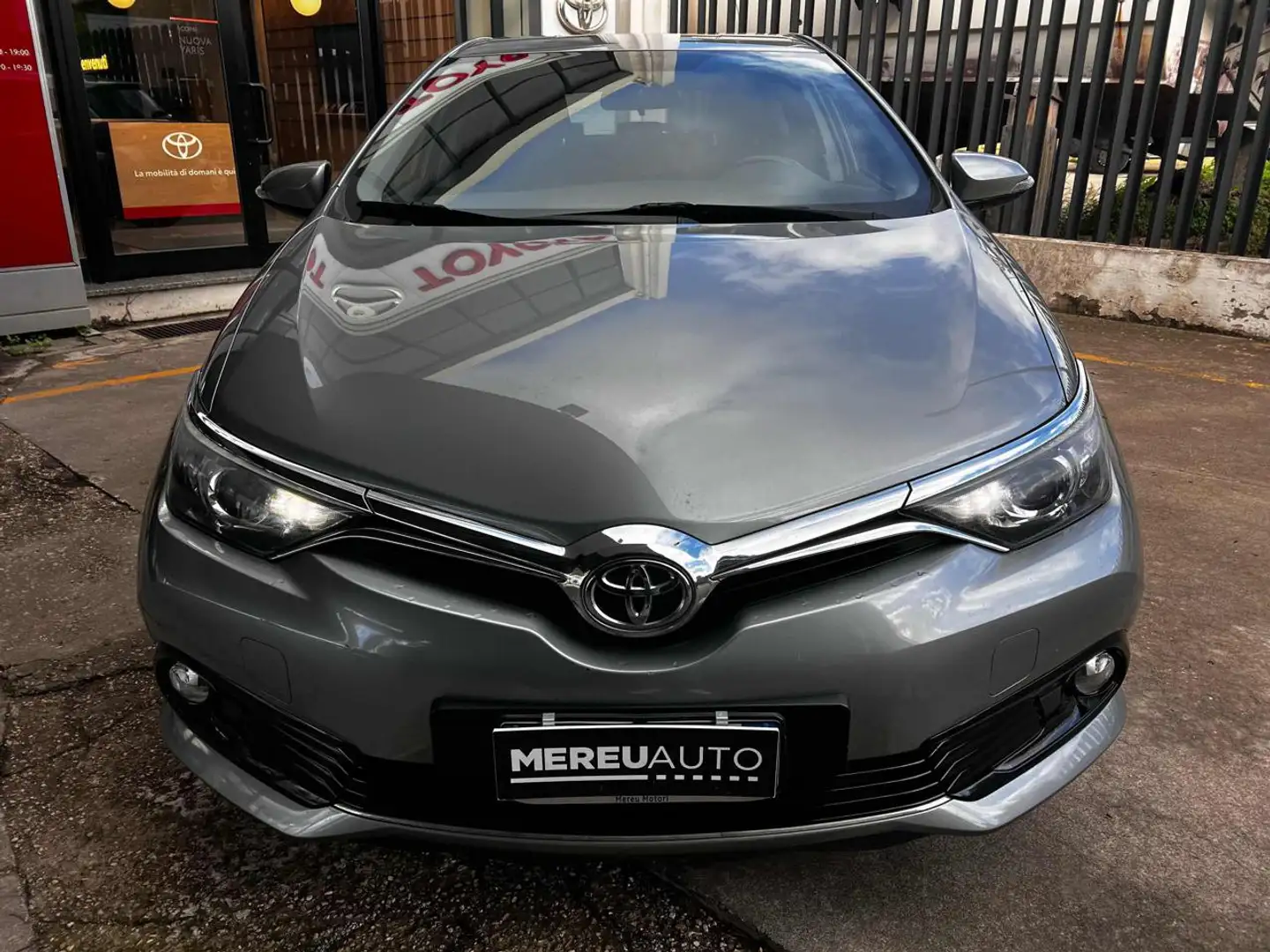 Toyota Auris 1.6 D-4D Active Gris - 2