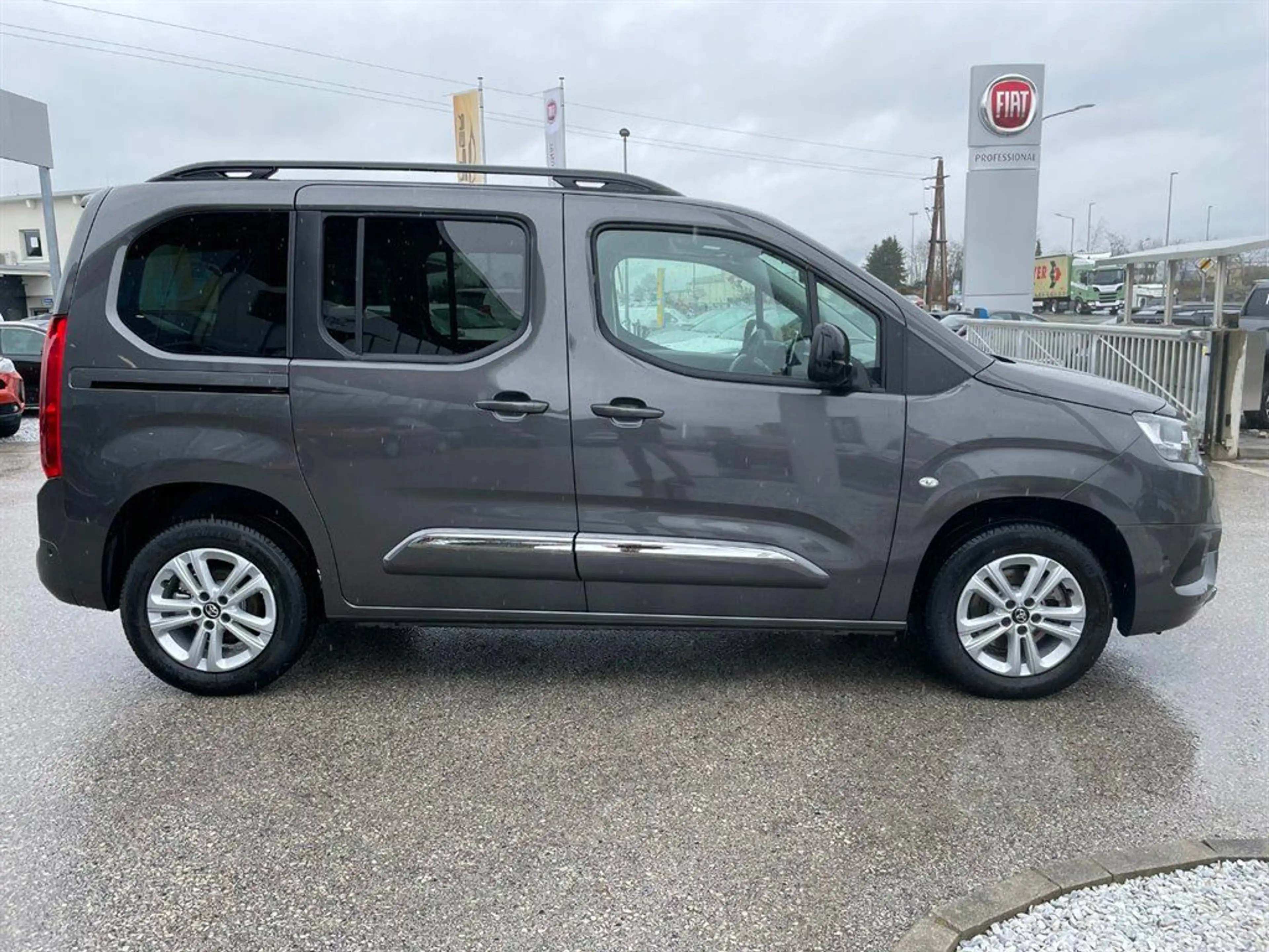Toyota Proace City Verso L1 1,5 D-4D 130 Family — photo 4