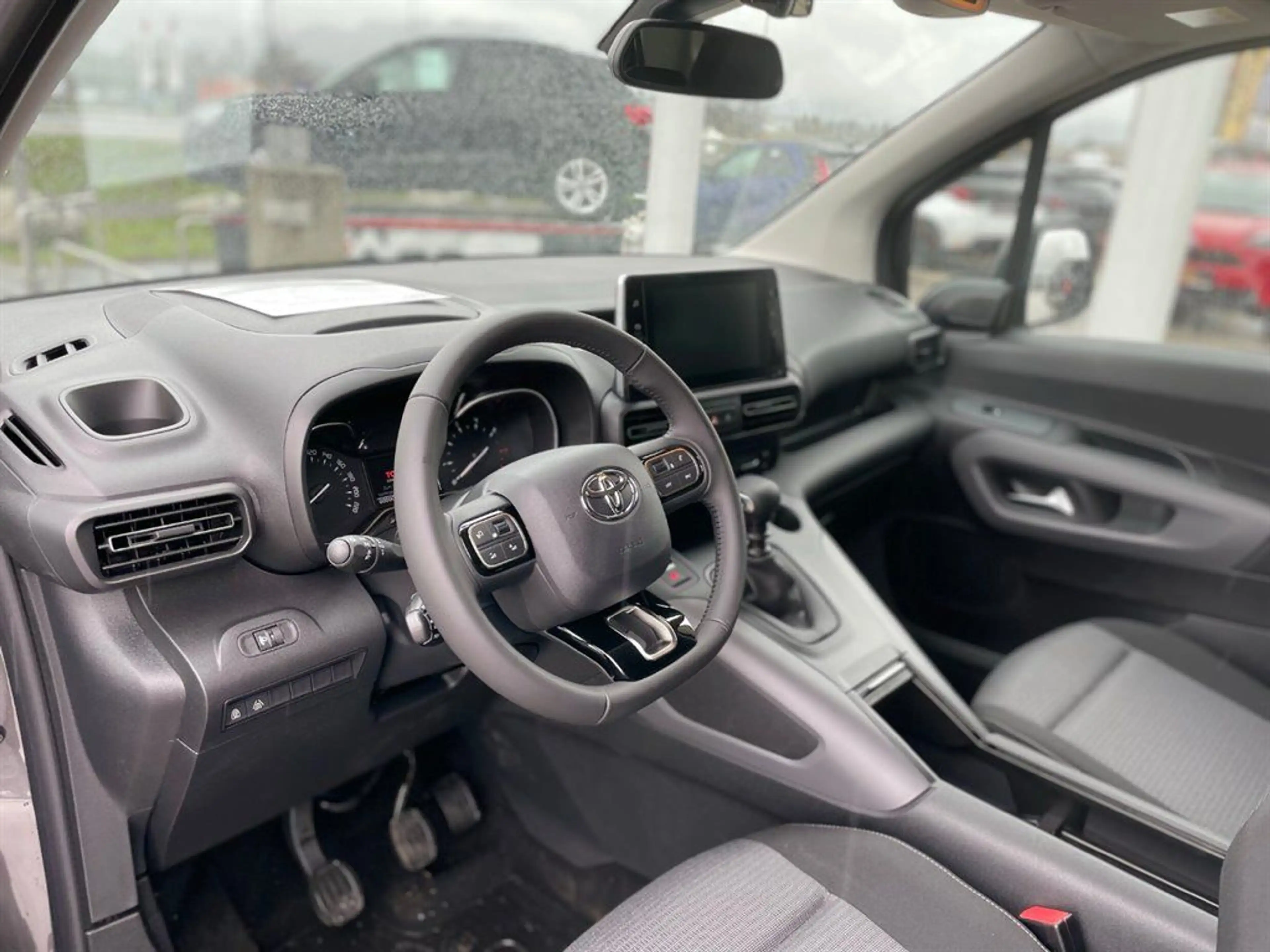 Toyota Proace City Verso L1 1,5 D-4D 130 Family — photo 10