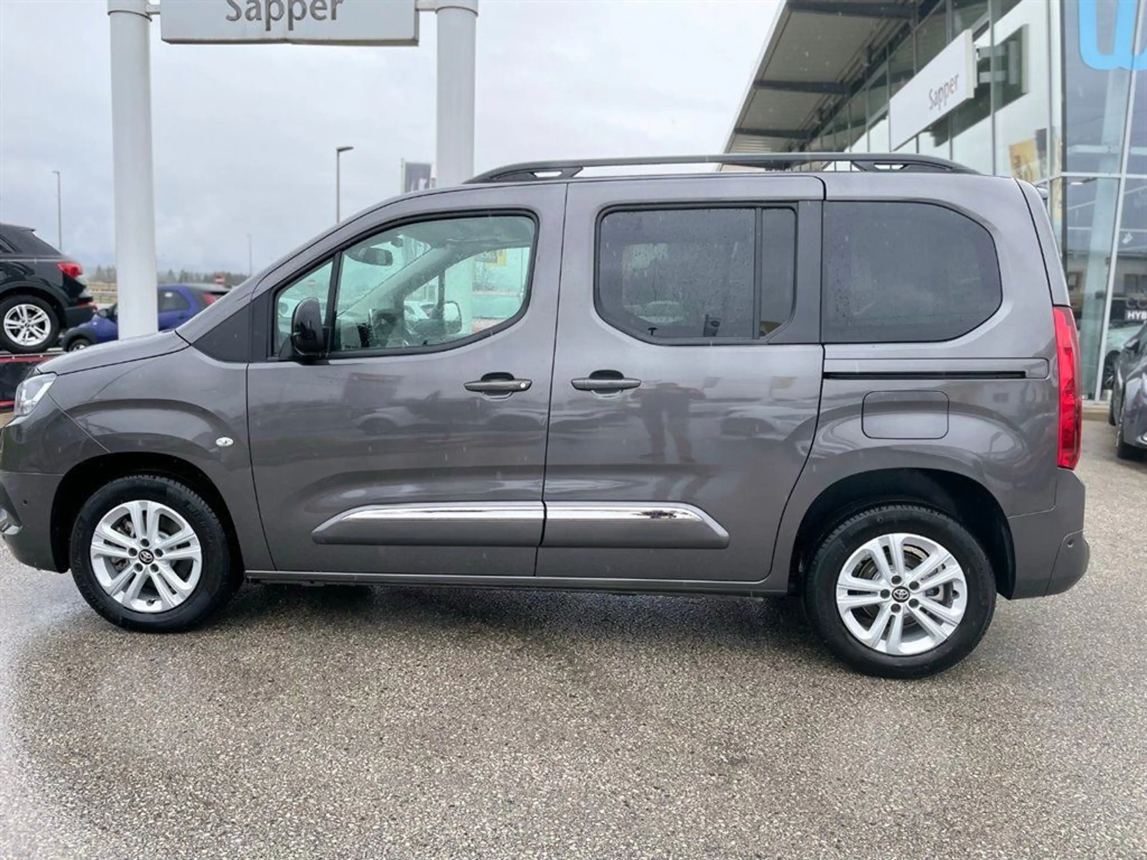 Toyota Proace City Verso L1 1,5 D-4D 130 Family — photo 8