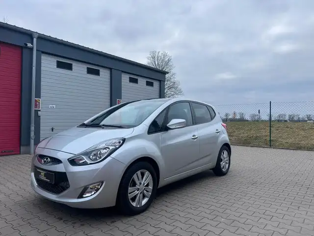 Hyundai iX20 1.6 Trend Automatik PANO/NAVI/KAMERA/1HAND