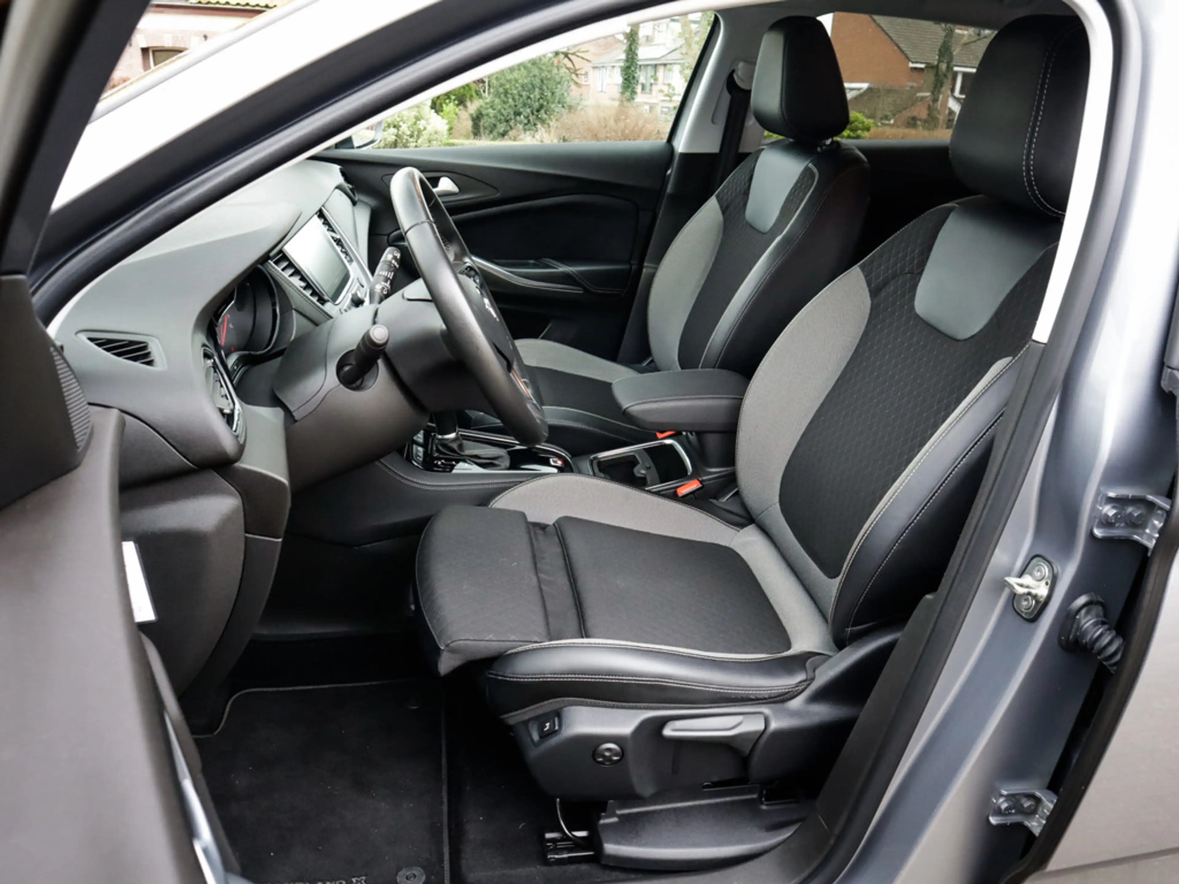 Opel Grandland X 1.2 Turbo Business Elegance 1e-Eig. & Keurig-Onder — photo 7