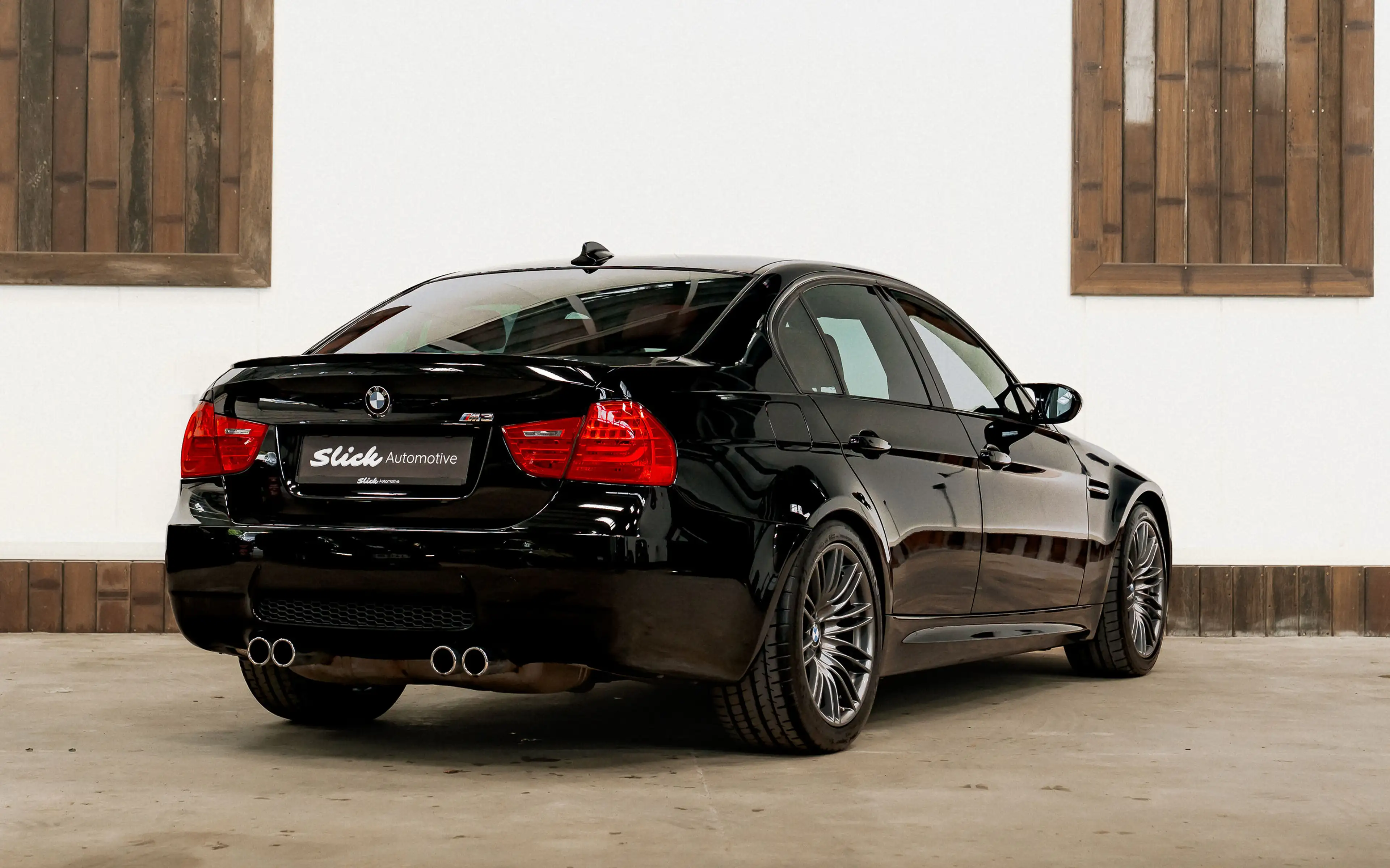 BMW M3 V8 / Manual / 1 of 281 — photo 5