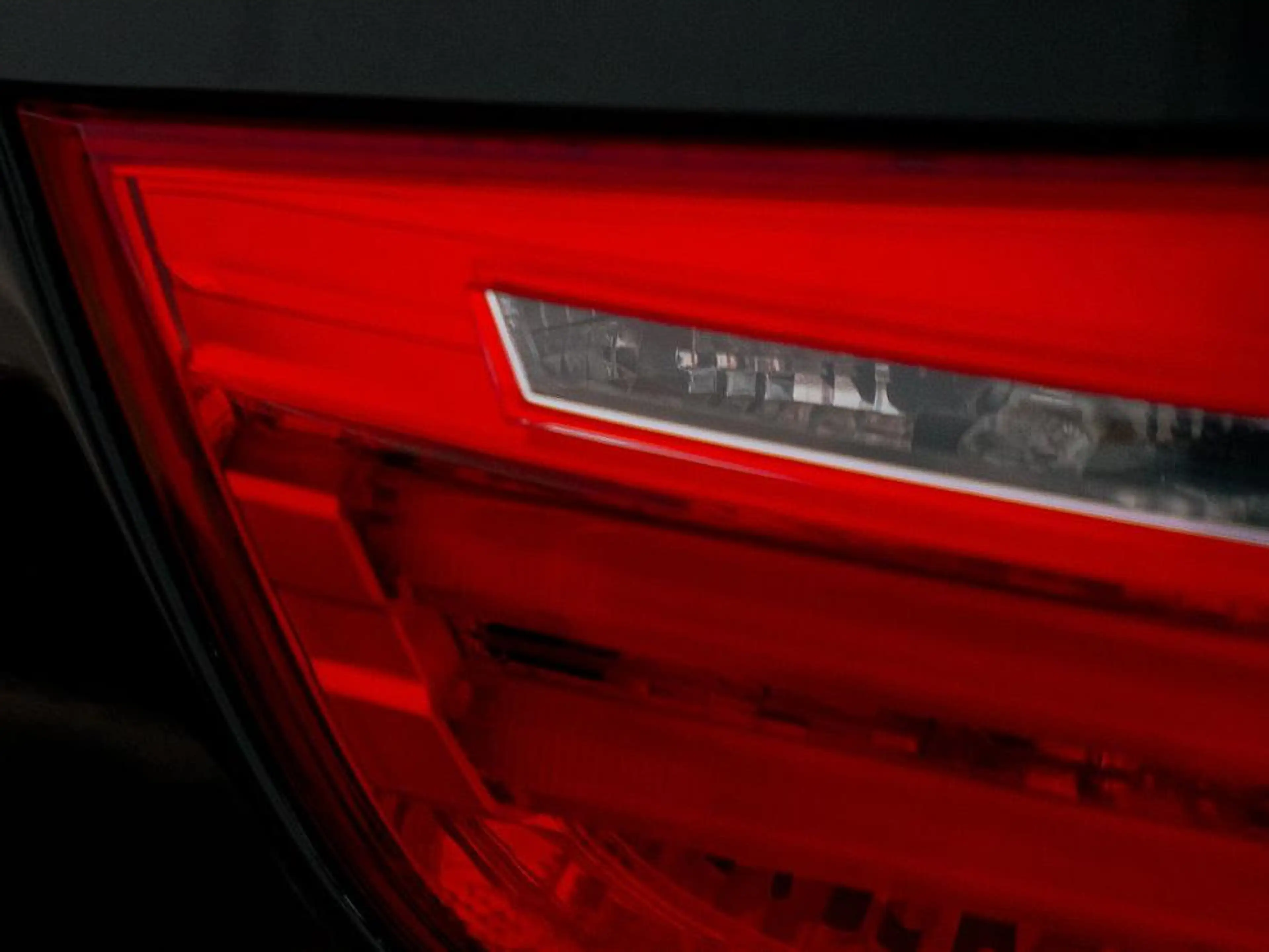 BMW M3 V8 / Manual / 1 of 281 — photo 15