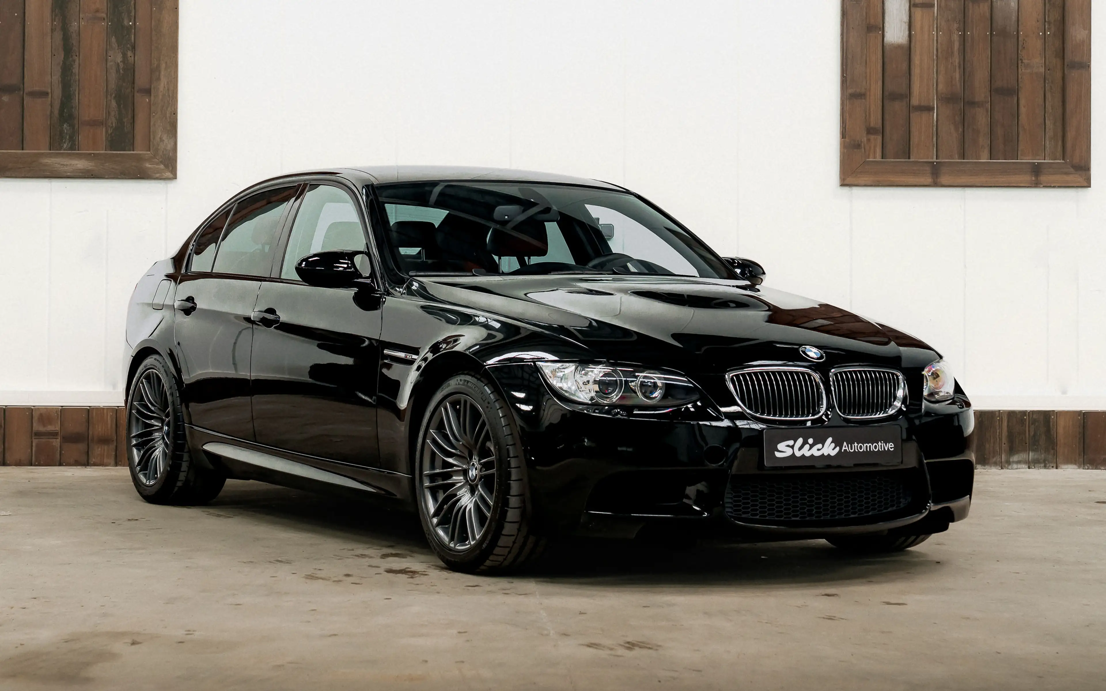 BMW M3 V8 / Manual / 1 of 281 — photo 7