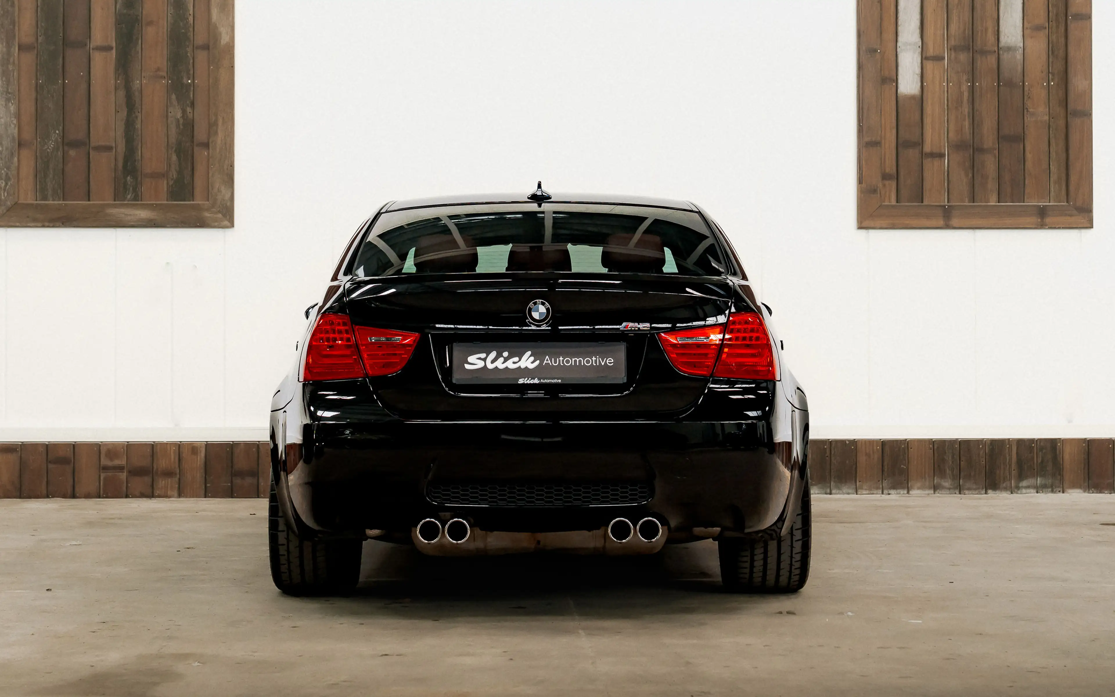 BMW M3 V8 / Manual / 1 of 281 — photo 4