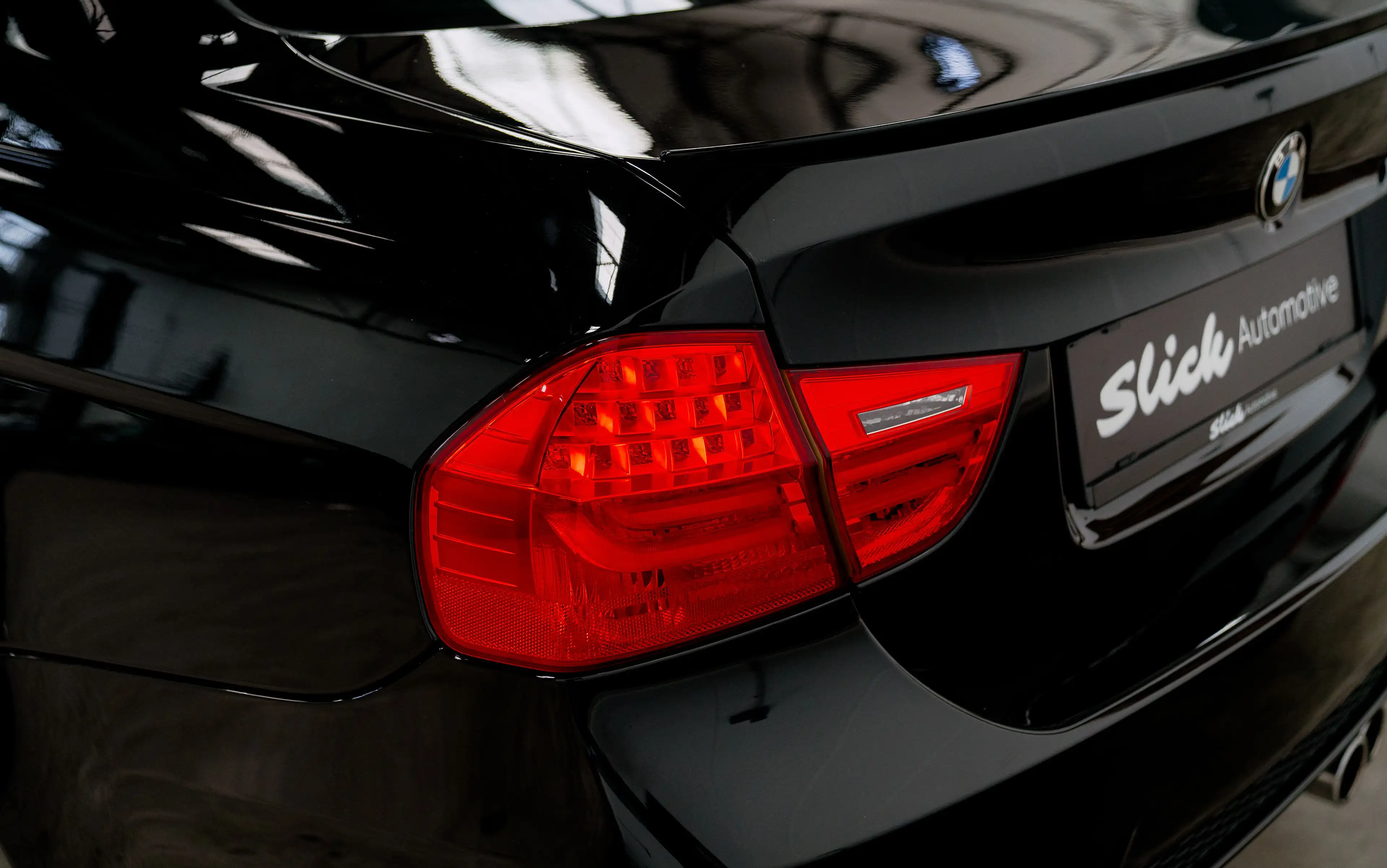 BMW M3 V8 / Manual / 1 of 281 — photo 14