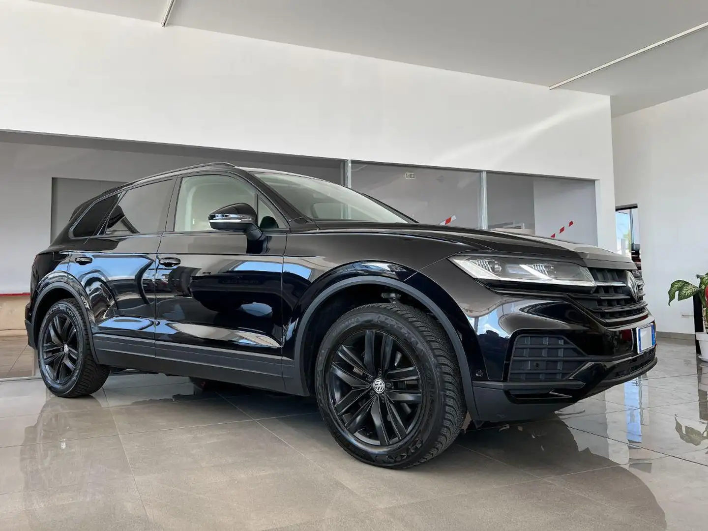 Volkswagen Touareg 3.0 TDI Black Style Nero - 2