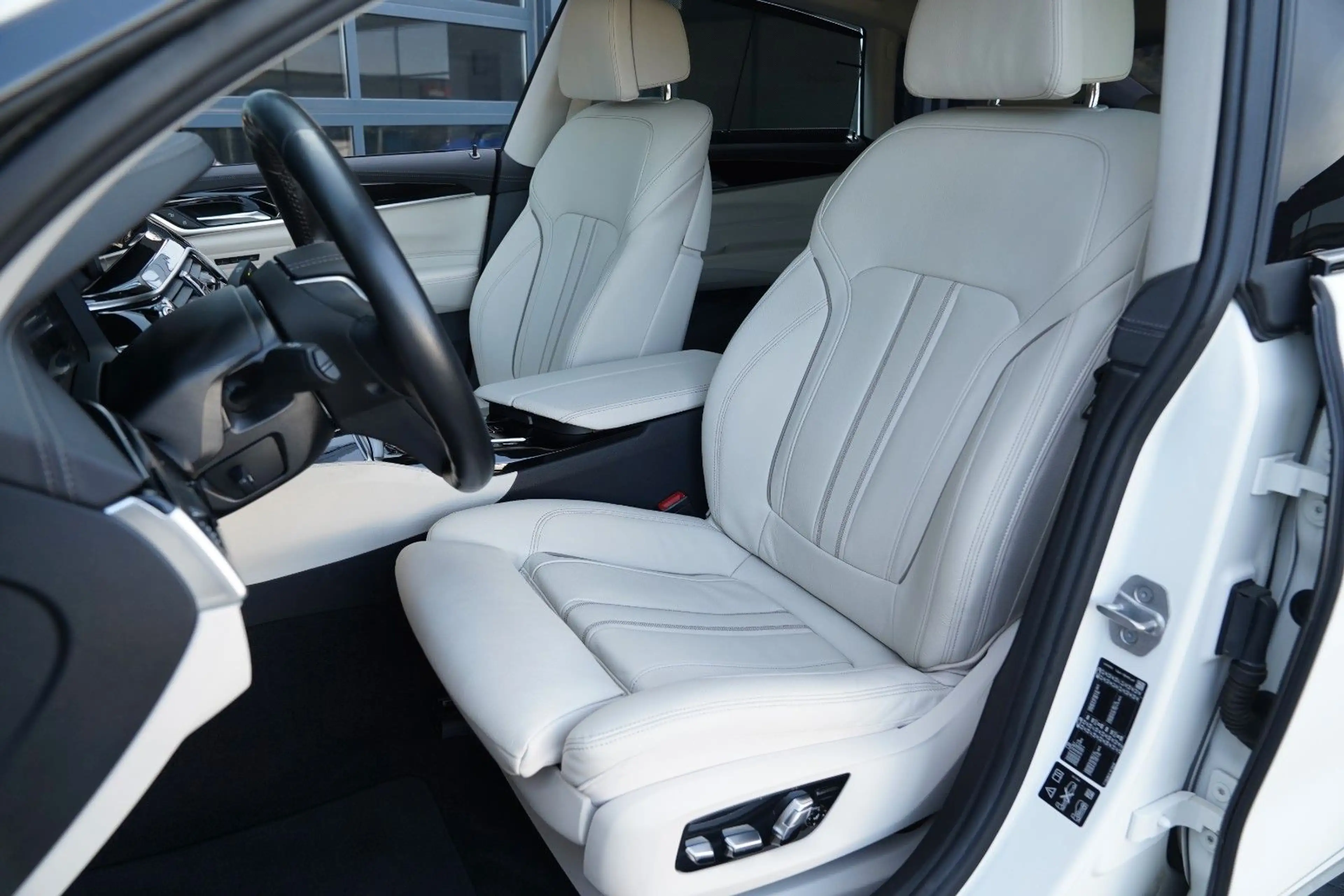 BMW 640 640 GT xD Luxury Luft-Laser-Pano-ACC-360-TV-StaH — photo 14
