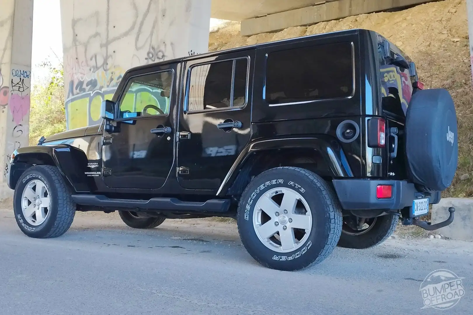 Jeep Wrangler 2.8 CRD 200 Unlimited Rubicon A Fekete - 2
