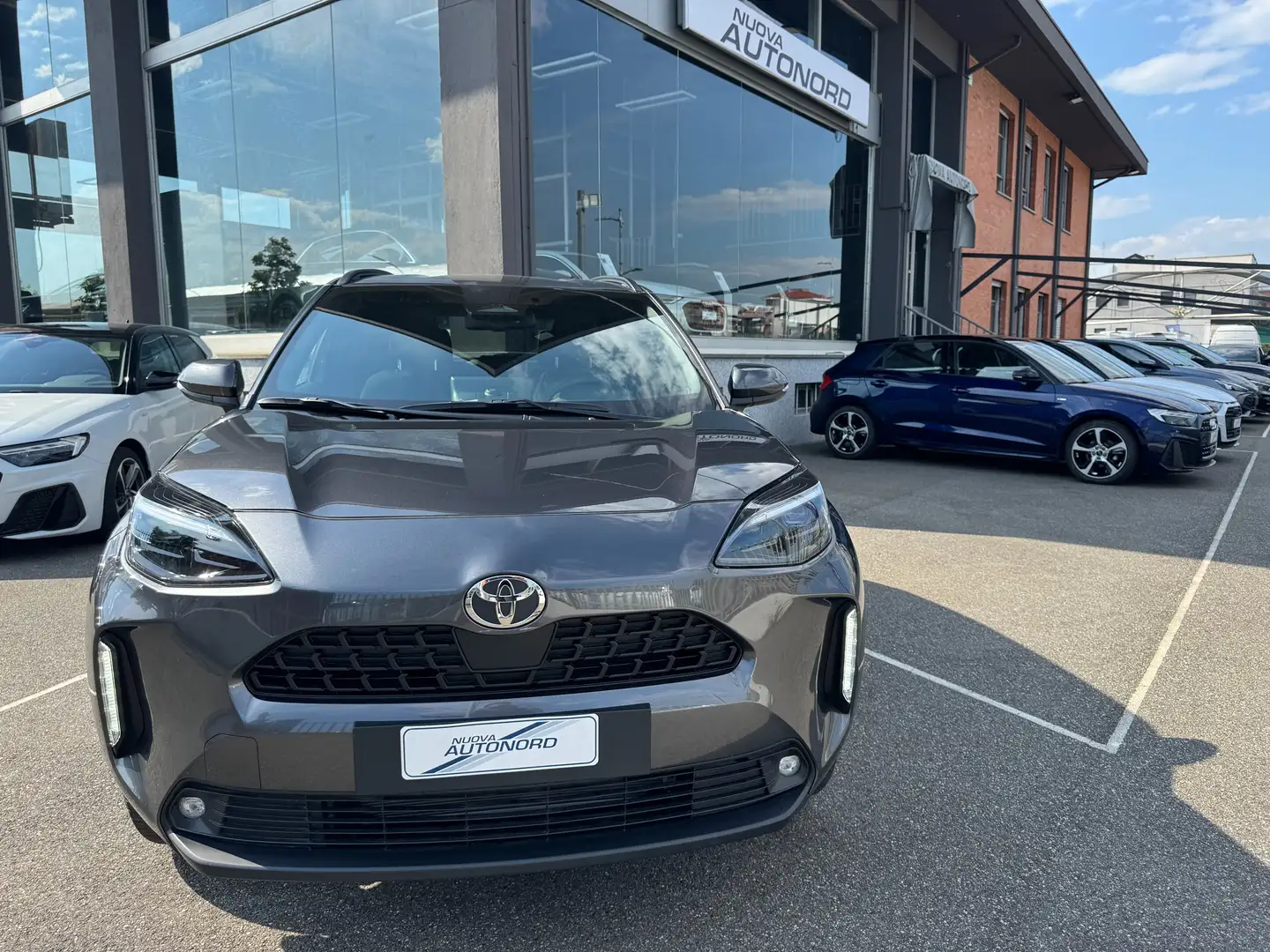 Toyota Yaris Cross Yaris Cross 1.5h Teamplayer 130cv+ safety pack Gris - 2