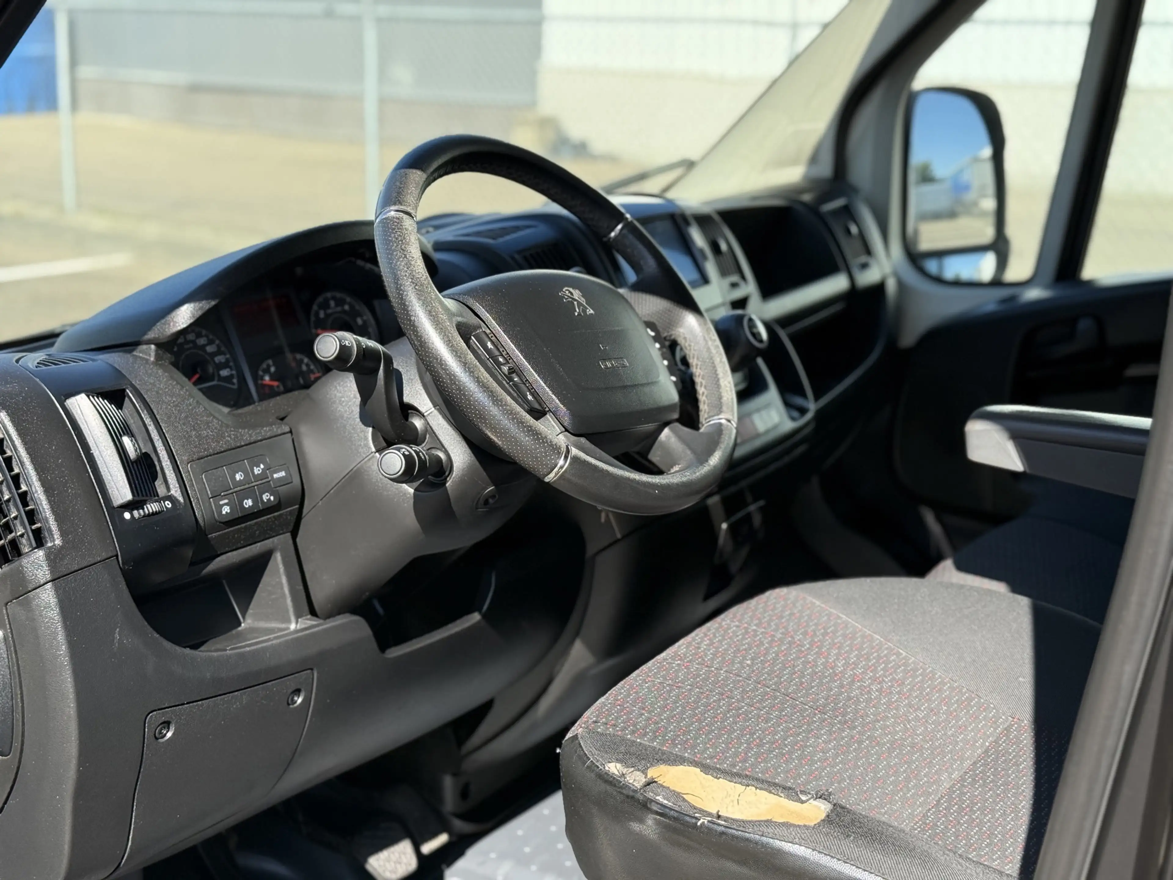 Peugeot Boxer 335 2.2 BlueHDi 165 L2H2 Premium Airco Cruise Came — photo 10