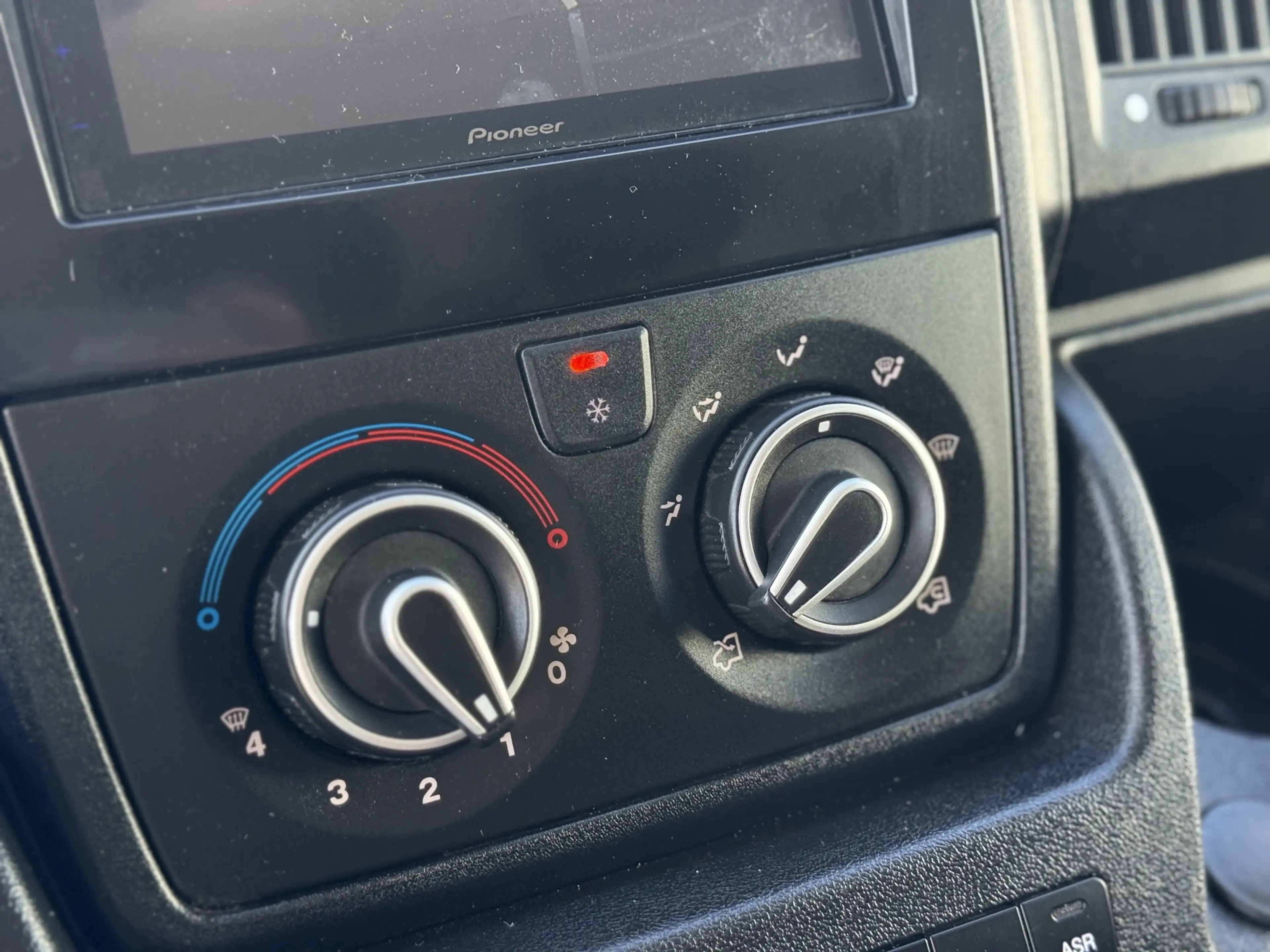 Peugeot Boxer 335 2.2 BlueHDi 165 L2H2 Premium Airco Cruise Came — photo 14