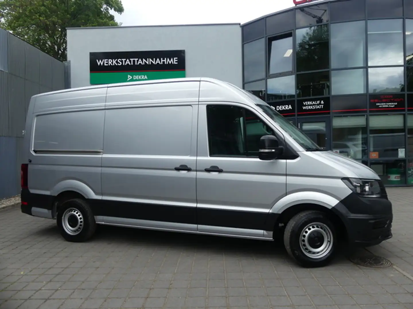 Volkswagen Crafter Kasten 35 Mittellang Hochdach AHK/NAVI/KAM/DAB Silber - 1
