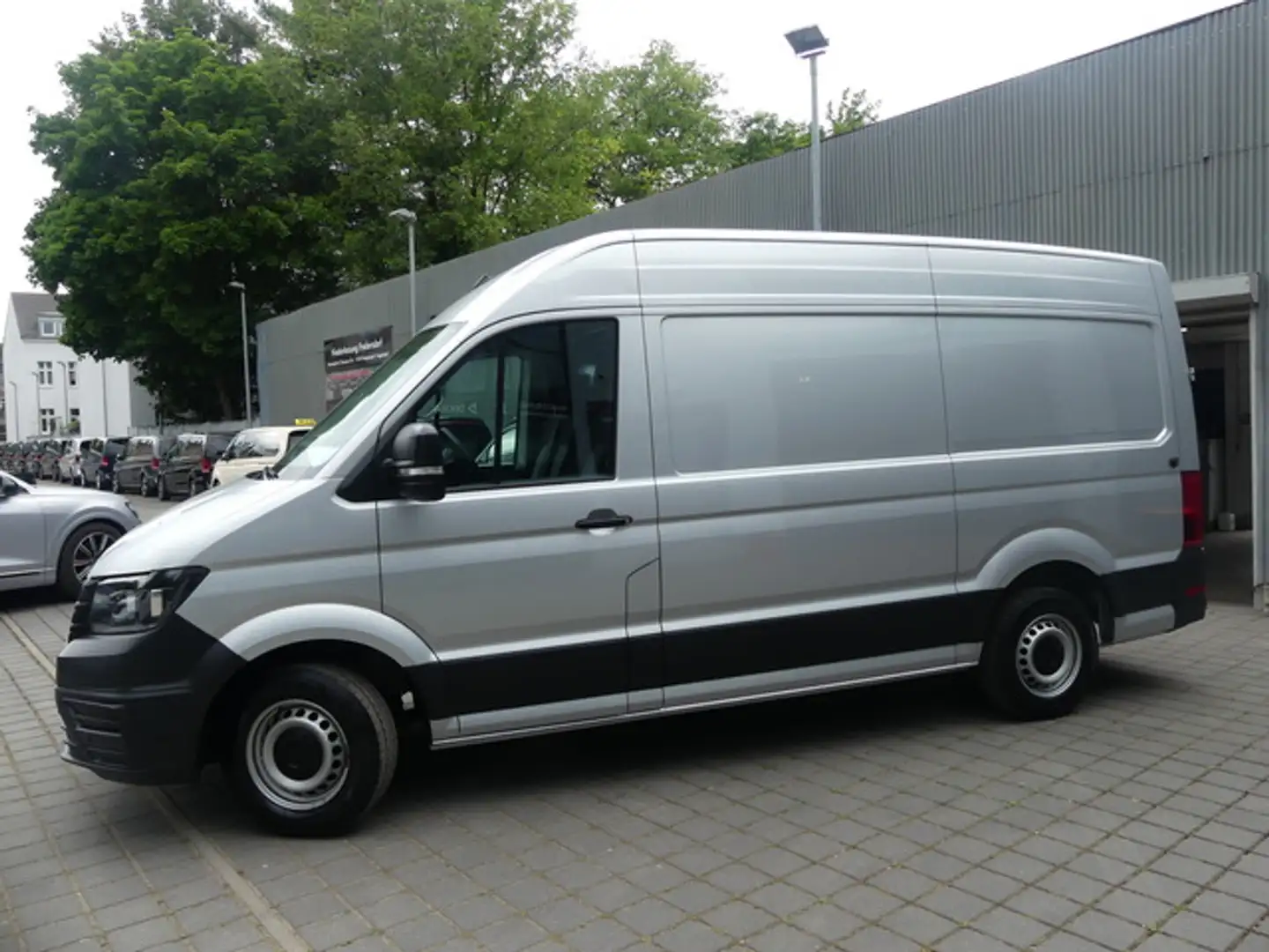 Volkswagen Crafter Kasten 35 Mittellang Hochdach AHK/NAVI/KAM/DAB Silber - 2