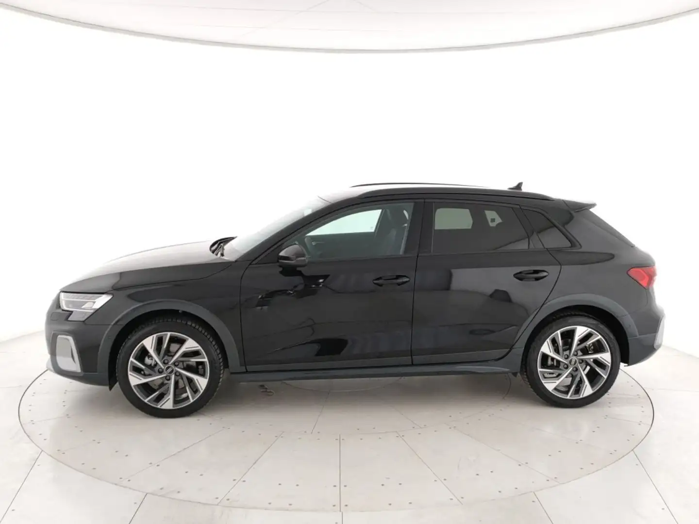 Audi A3 allstreet 35 1.5 tfsi mhev  Advanced s-tronic Schwarz - 2