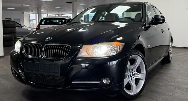BMW 325 d XENON NAVI PDC LEDER 2.HAND SCHALT WIPPEN