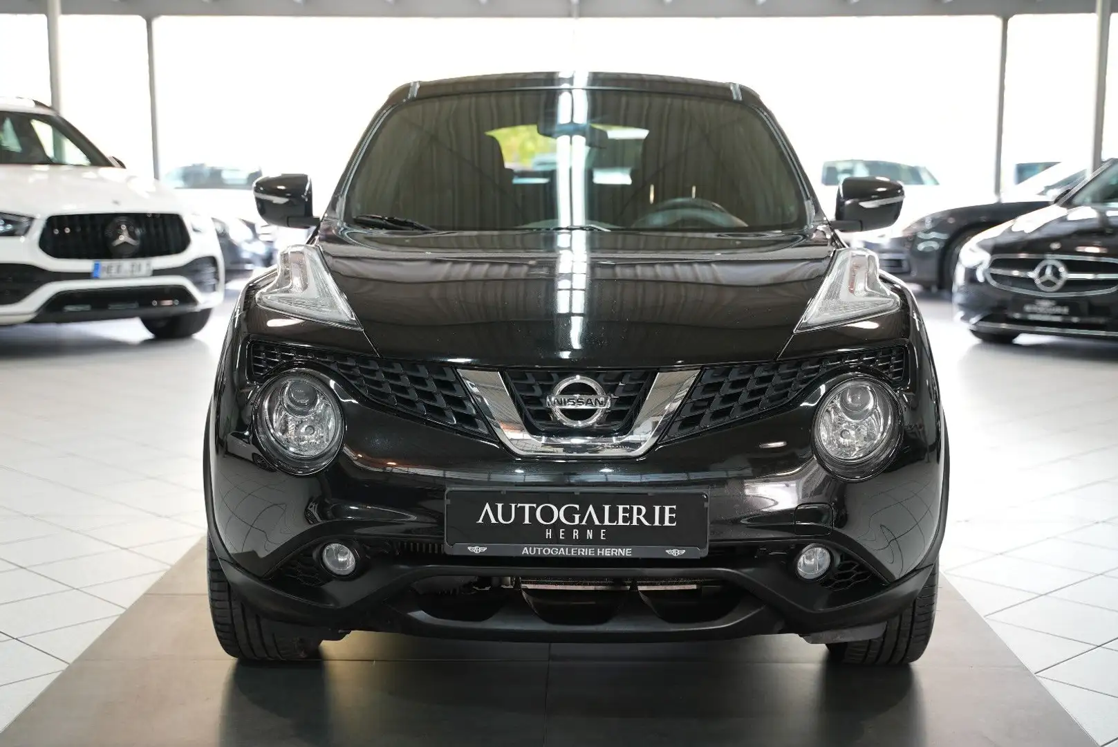 Nissan Juke Acenta*PANORAMAGLASDACH*KLIMA*1.HAND Schwarz - 2