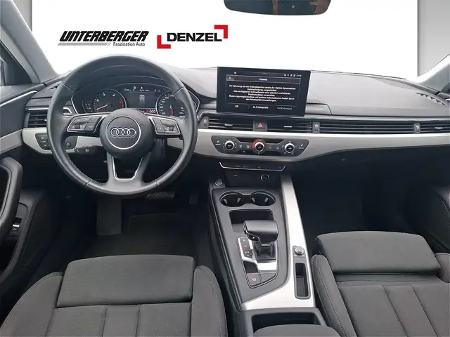 Audi A4 view 7