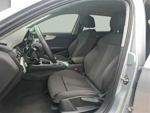 Audi A4 view 10