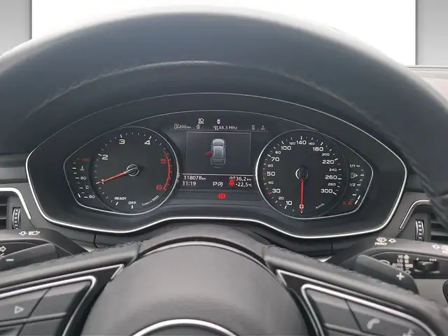 Audi A4 view 9