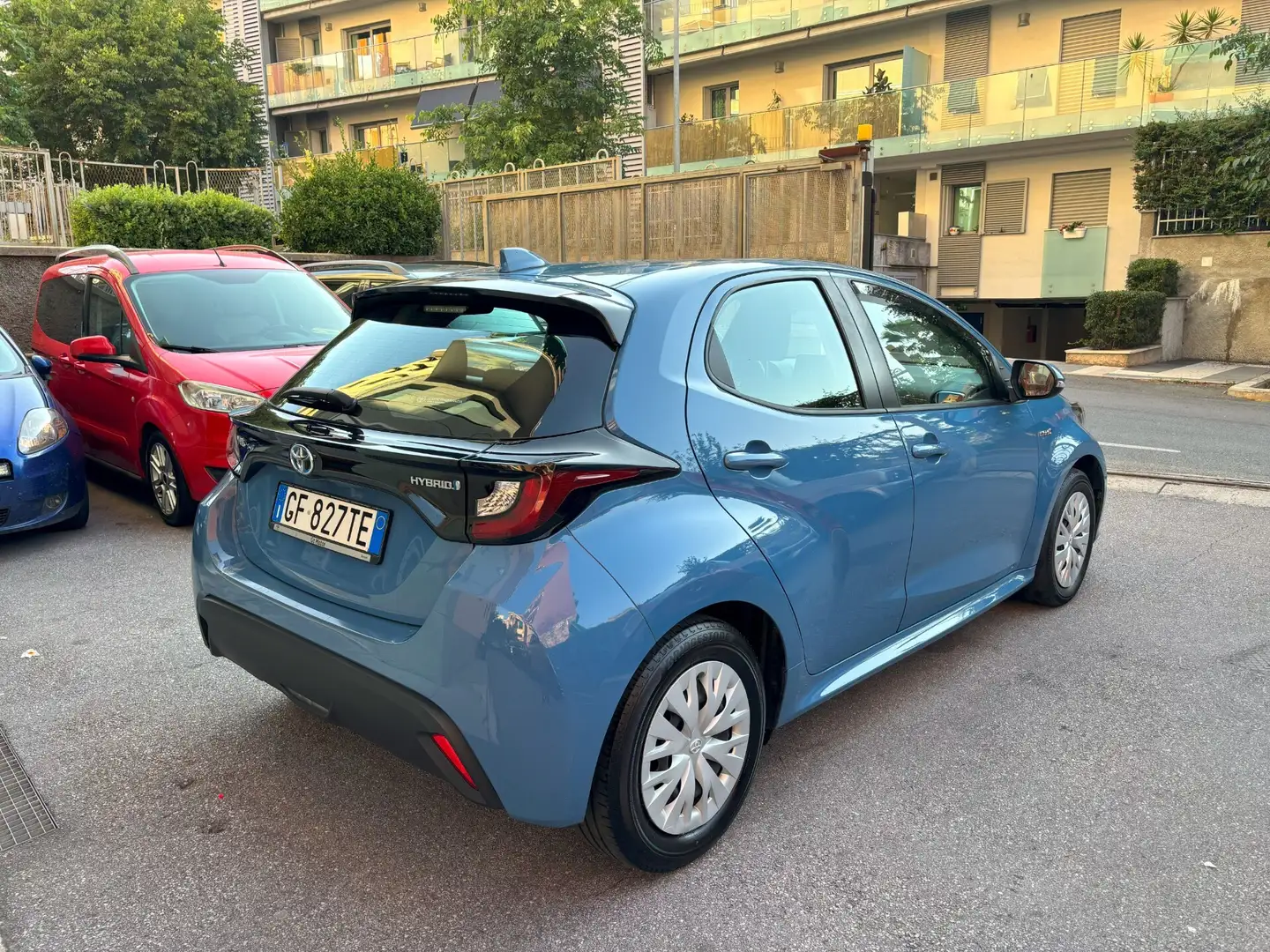 Toyota Yaris 1.5 Hybrid 5 porte Active PREZZO REALE SENZA VINCO Bleu - 2