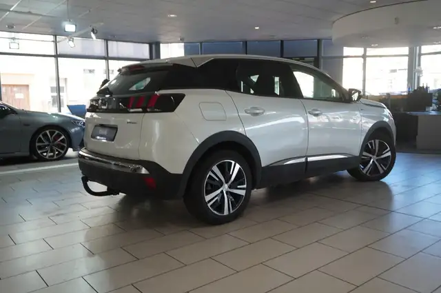 Peugeot 3008 view 9