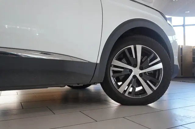 Peugeot 3008 view 8