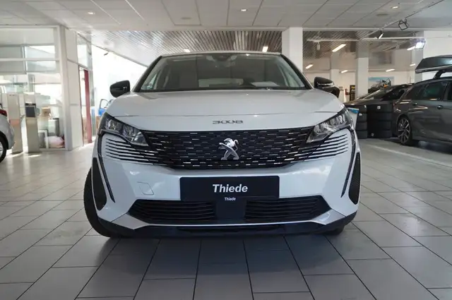 Peugeot 3008 view 6