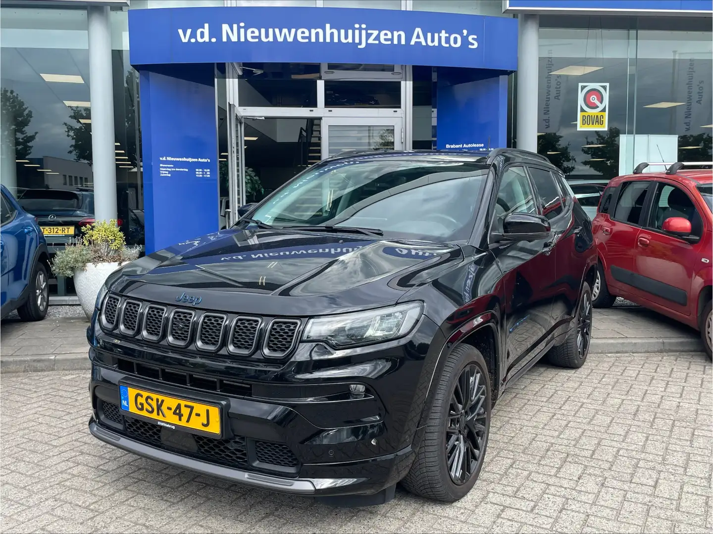 Jeep Compass 4xe 240 Plug-in Hybrid Electric S | Achteruitrijca Zwart - 2