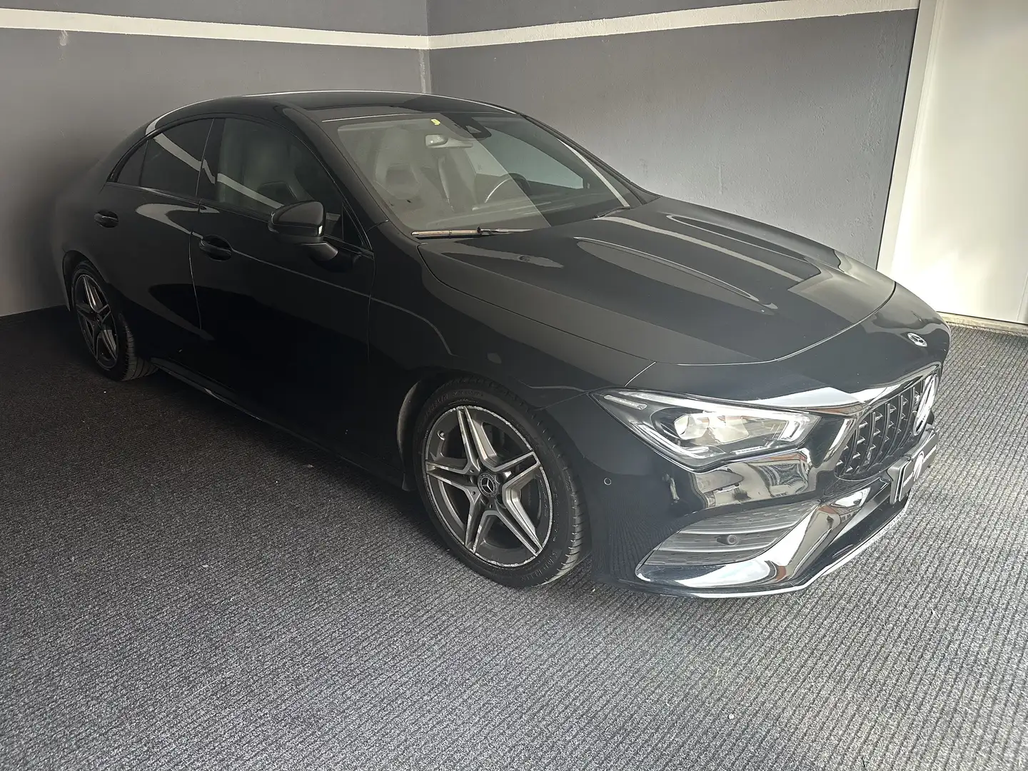 Mercedes-Benz CLA 200 Coupe 200 d Premium auto Noir - 1
